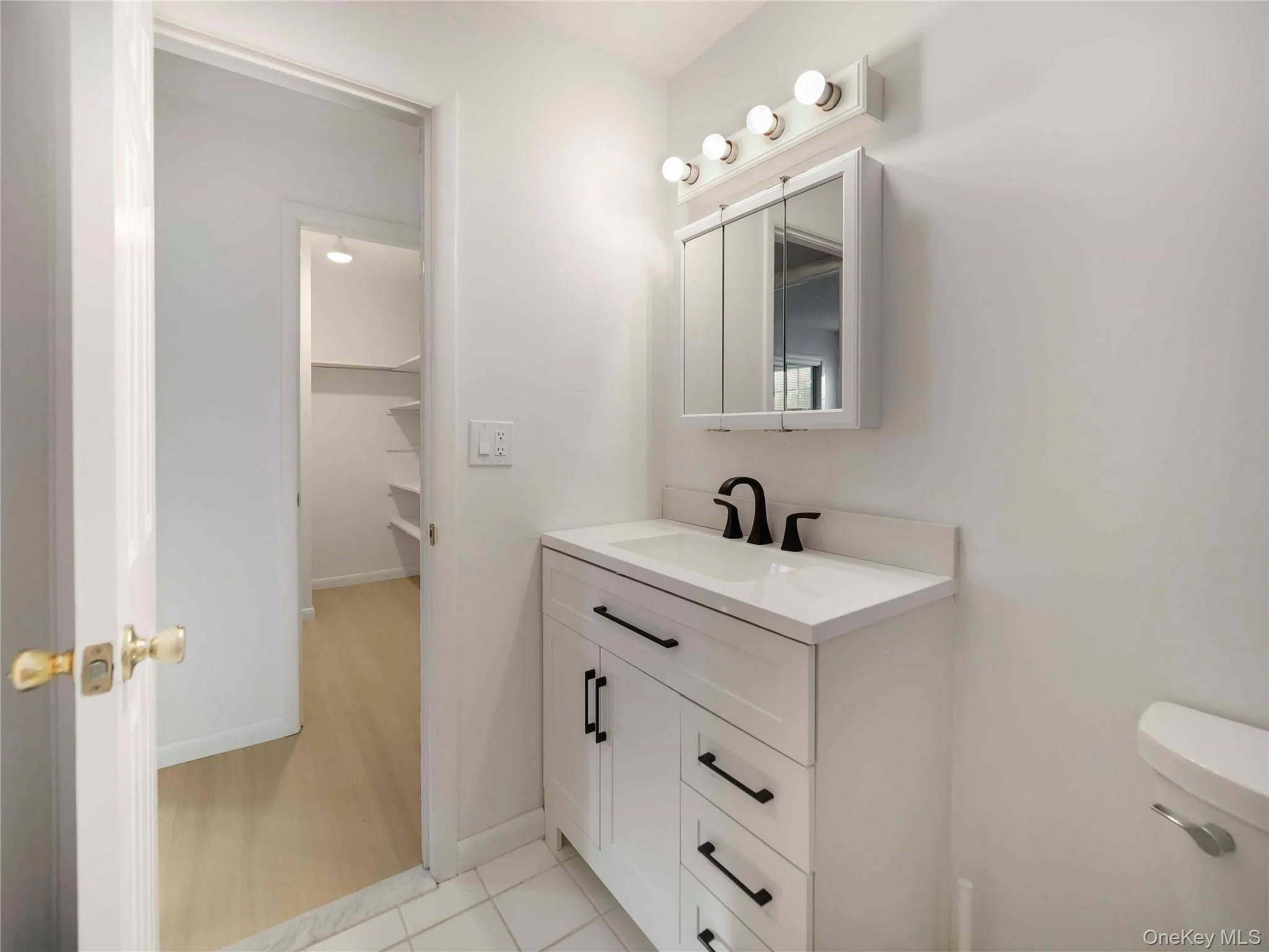 1 Doxbury Lane, Ramapo, NY, 1 Bedroom Bedrooms, 5 Rooms Rooms,1 BathroomBathrooms,Residential,For Rent,Doxbury,0,1003179 1 Doxbury Lane, Ramapo, NY, 1 Bedroom Bedrooms, 5 Rooms Rooms,1 BathroomBathrooms,Residential,For Rent,Doxbury,0,1003179