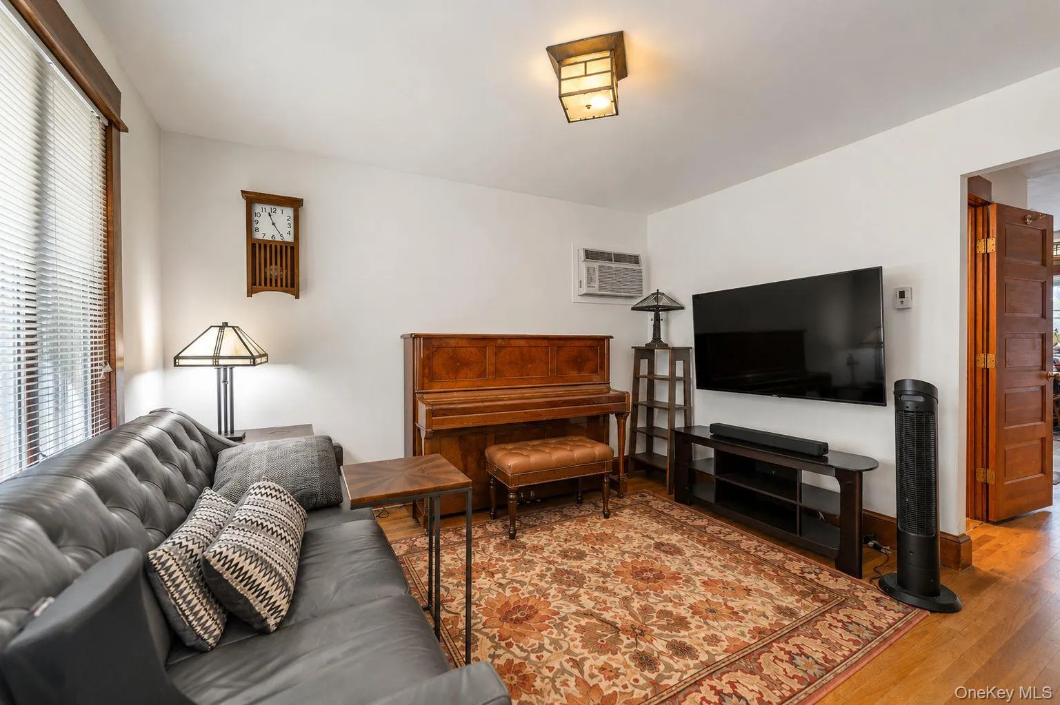 26209 Williston Avenue, New York, NY, 3 Bedrooms Bedrooms, 5 Rooms Rooms,1 BathroomBathrooms,Residential,For Rent,Williston,0,1003182 26209 Williston Avenue, New York, NY, 3 Bedrooms Bedrooms, 5 Rooms Rooms,1 BathroomBathrooms,Residential,For Rent,Williston,0,1003182