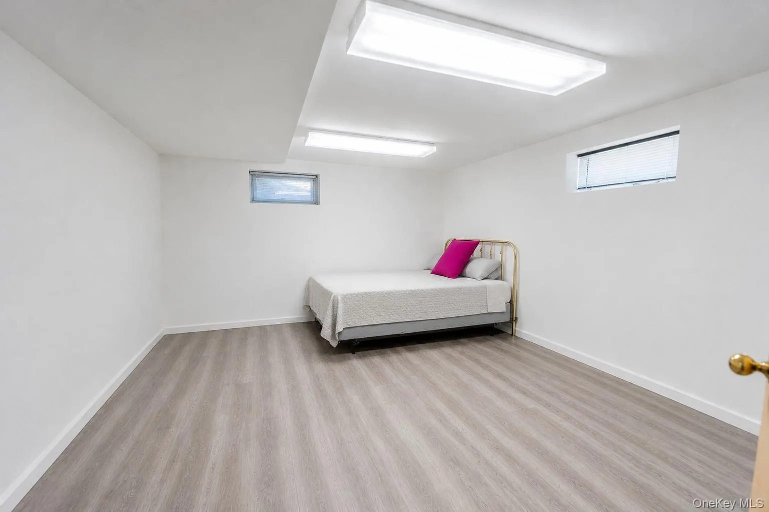 26209 Williston Avenue, New York, NY, 3 Bedrooms Bedrooms, 5 Rooms Rooms,1 BathroomBathrooms,Residential,For Rent,Williston,0,1003182 26209 Williston Avenue, New York, NY, 3 Bedrooms Bedrooms, 5 Rooms Rooms,1 BathroomBathrooms,Residential,For Rent,Williston,0,1003182