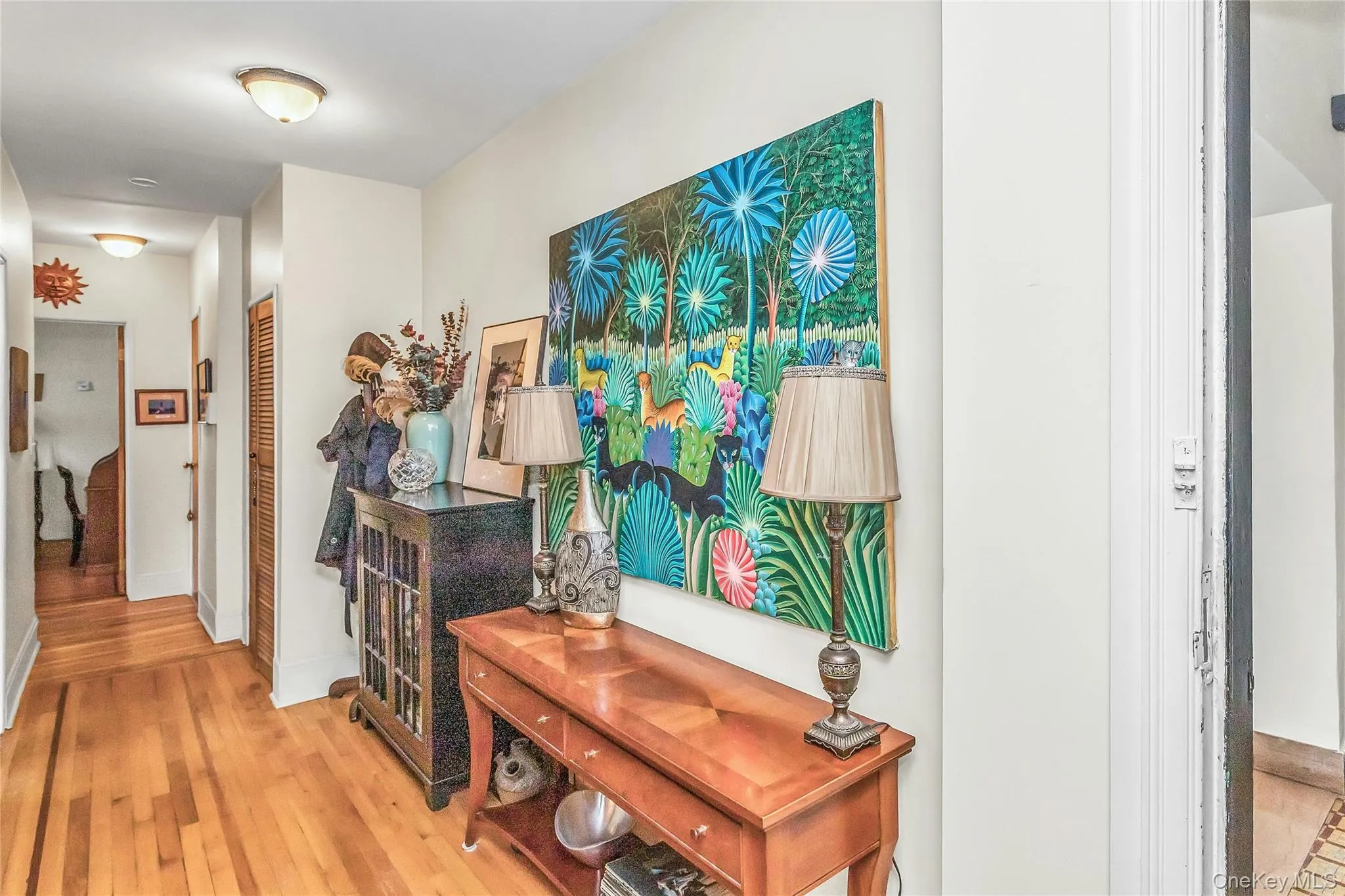 First floor unit with Large Entry Foyer, wood floors throughout, and ample closet storage First floor unit with Large Entry Foyer, wood floors throughout, and ample closet storage