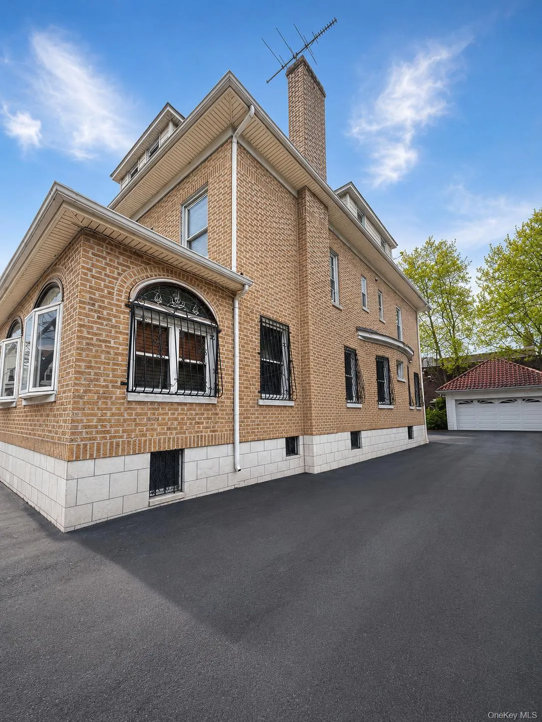 2536 Davidson Avenue, New York, NY, 6 Bedrooms Bedrooms, 16 Rooms Rooms,3 BathroomsBathrooms,Residential,For Rent,Davidson,0,1003184 2536 Davidson Avenue, New York, NY, 6 Bedrooms Bedrooms, 16 Rooms Rooms,3 BathroomsBathrooms,Residential,For Rent,Davidson,0,1003184
