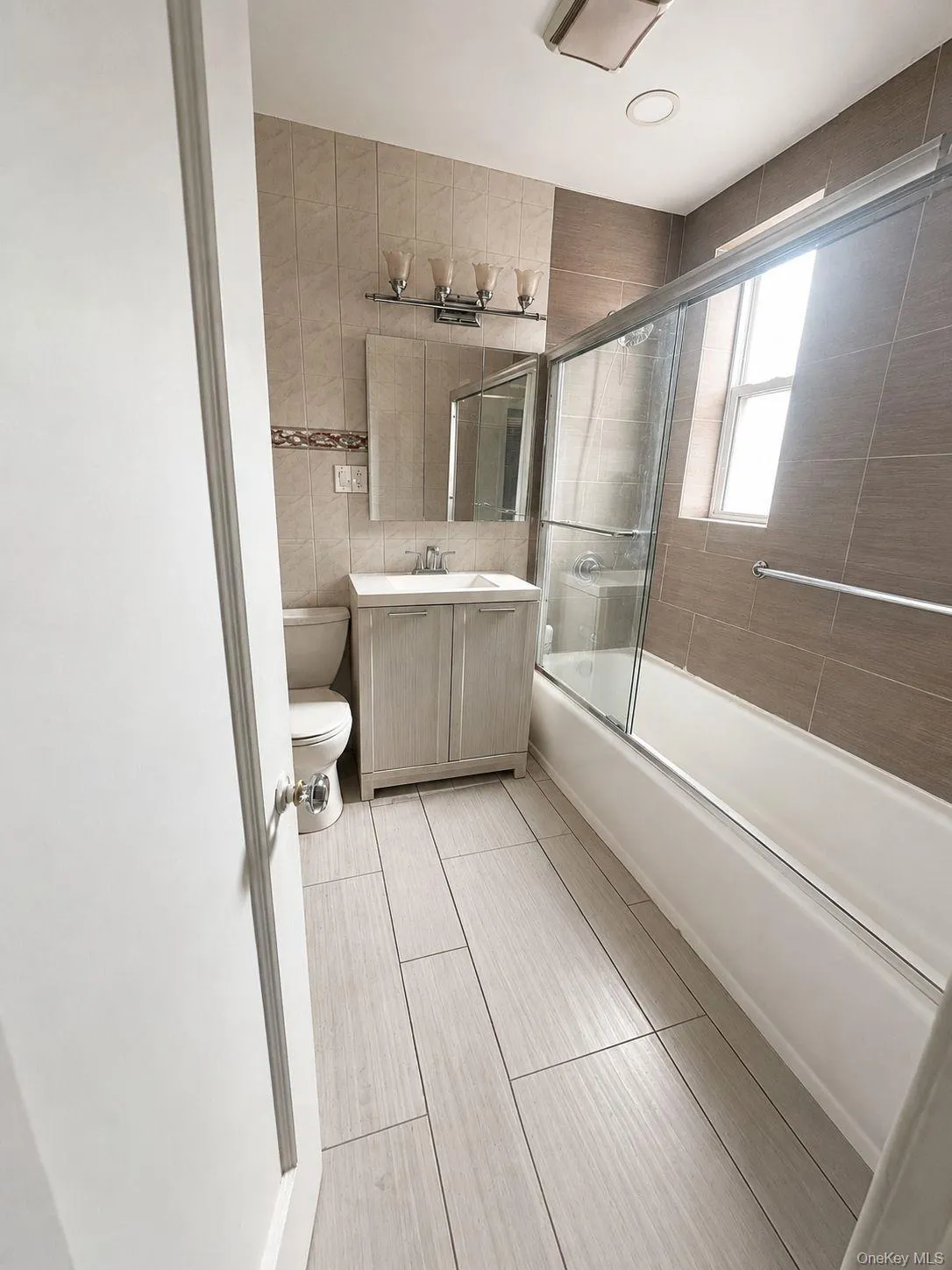 2536 Davidson Avenue, New York, NY, 6 Bedrooms Bedrooms, 16 Rooms Rooms,3 BathroomsBathrooms,Residential,For Rent,Davidson,0,1003184 2536 Davidson Avenue, New York, NY, 6 Bedrooms Bedrooms, 16 Rooms Rooms,3 BathroomsBathrooms,Residential,For Rent,Davidson,0,1003184
