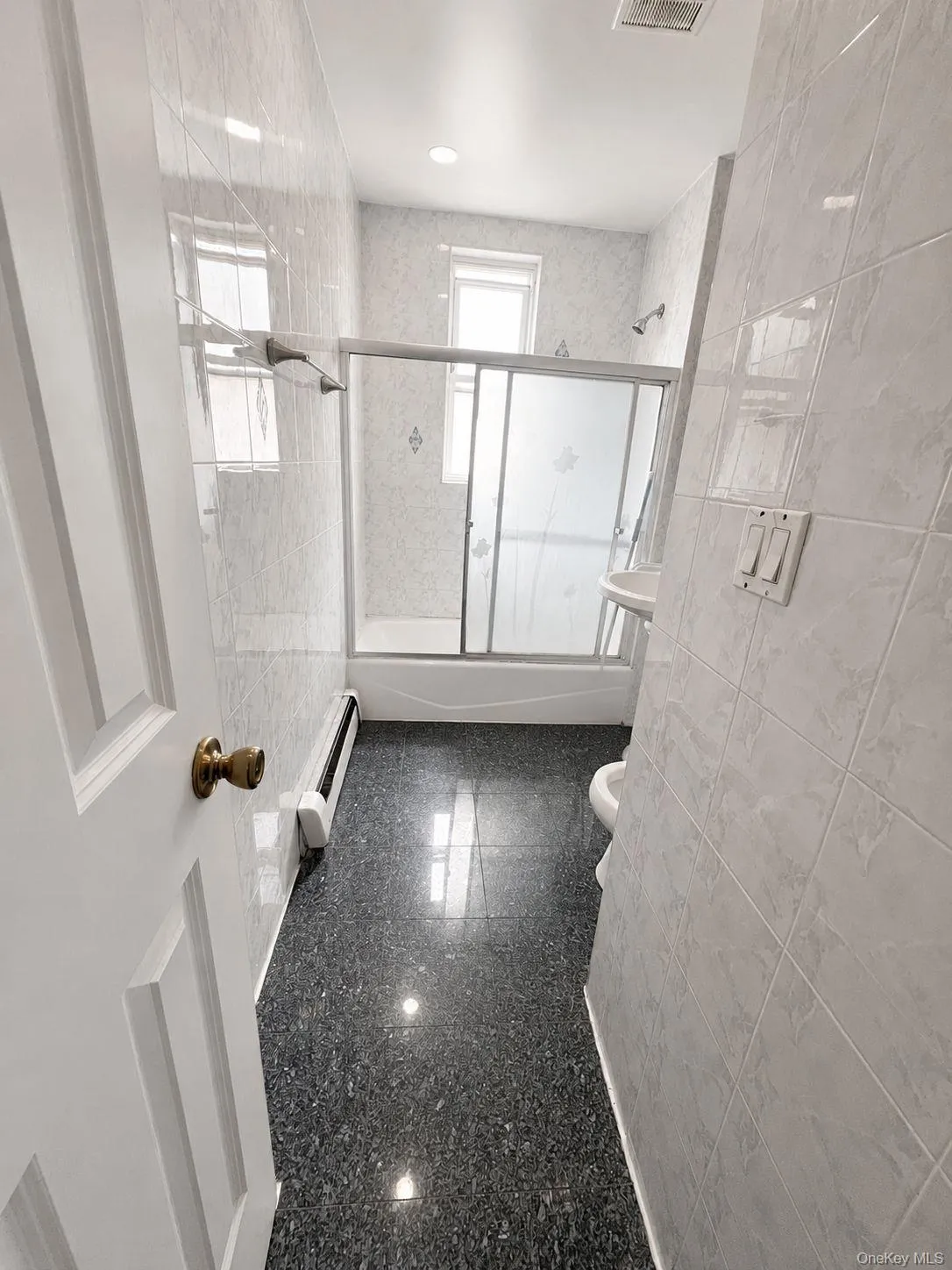 2536 Davidson Avenue, New York, NY, 6 Bedrooms Bedrooms, 16 Rooms Rooms,3 BathroomsBathrooms,Residential,For Rent,Davidson,0,1003184 2536 Davidson Avenue, New York, NY, 6 Bedrooms Bedrooms, 16 Rooms Rooms,3 BathroomsBathrooms,Residential,For Rent,Davidson,0,1003184