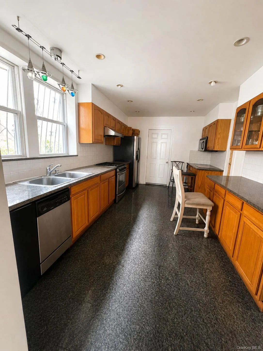 2536 Davidson Avenue, New York, NY, 6 Bedrooms Bedrooms, 16 Rooms Rooms,3 BathroomsBathrooms,Residential,For Rent,Davidson,0,1003184 2536 Davidson Avenue, New York, NY, 6 Bedrooms Bedrooms, 16 Rooms Rooms,3 BathroomsBathrooms,Residential,For Rent,Davidson,0,1003184