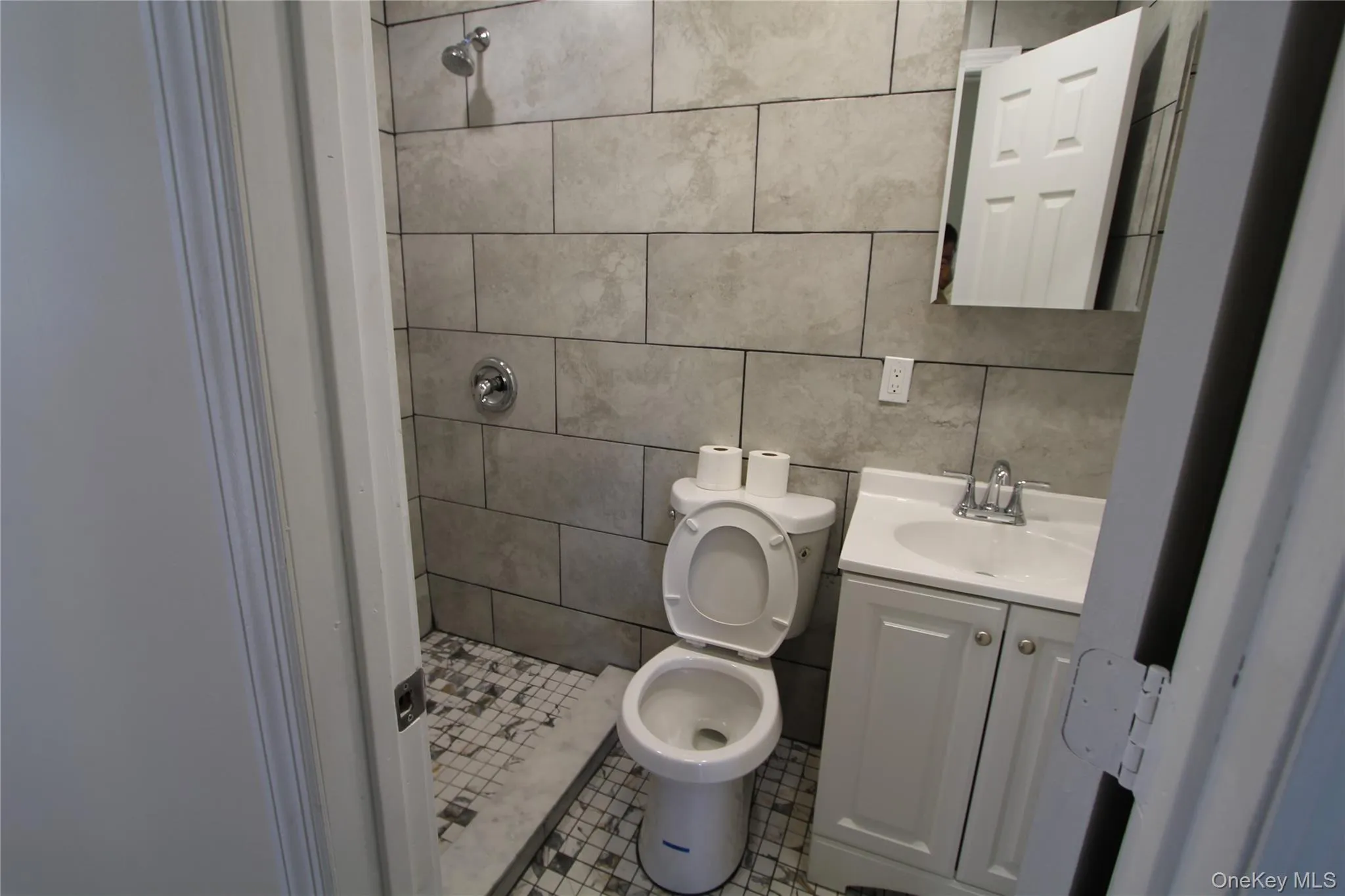 12 Elm, Hempstead, NY, 3 Bedrooms Bedrooms, 5 Rooms Rooms,1 BathroomBathrooms,Residential Lease,For Rent,Elm,0,1003203 12 Elm, Hempstead, NY, 3 Bedrooms Bedrooms, 5 Rooms Rooms,1 BathroomBathrooms,Residential Lease,For Rent,Elm,0,1003203