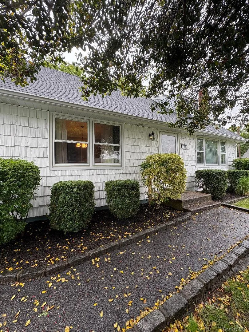 388 1st Avenue, Islip, NY, 3 Bedrooms Bedrooms, 6 Rooms Rooms,1 BathroomBathrooms,Residential,For Rent,1st,0,1003209 388 1st Avenue, Islip, NY, 3 Bedrooms Bedrooms, 6 Rooms Rooms,1 BathroomBathrooms,Residential,For Rent,1st,0,1003209
