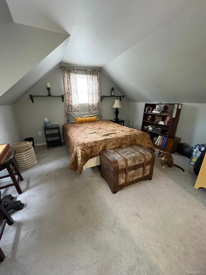 Upstairs bedroom Upstairs bedroom