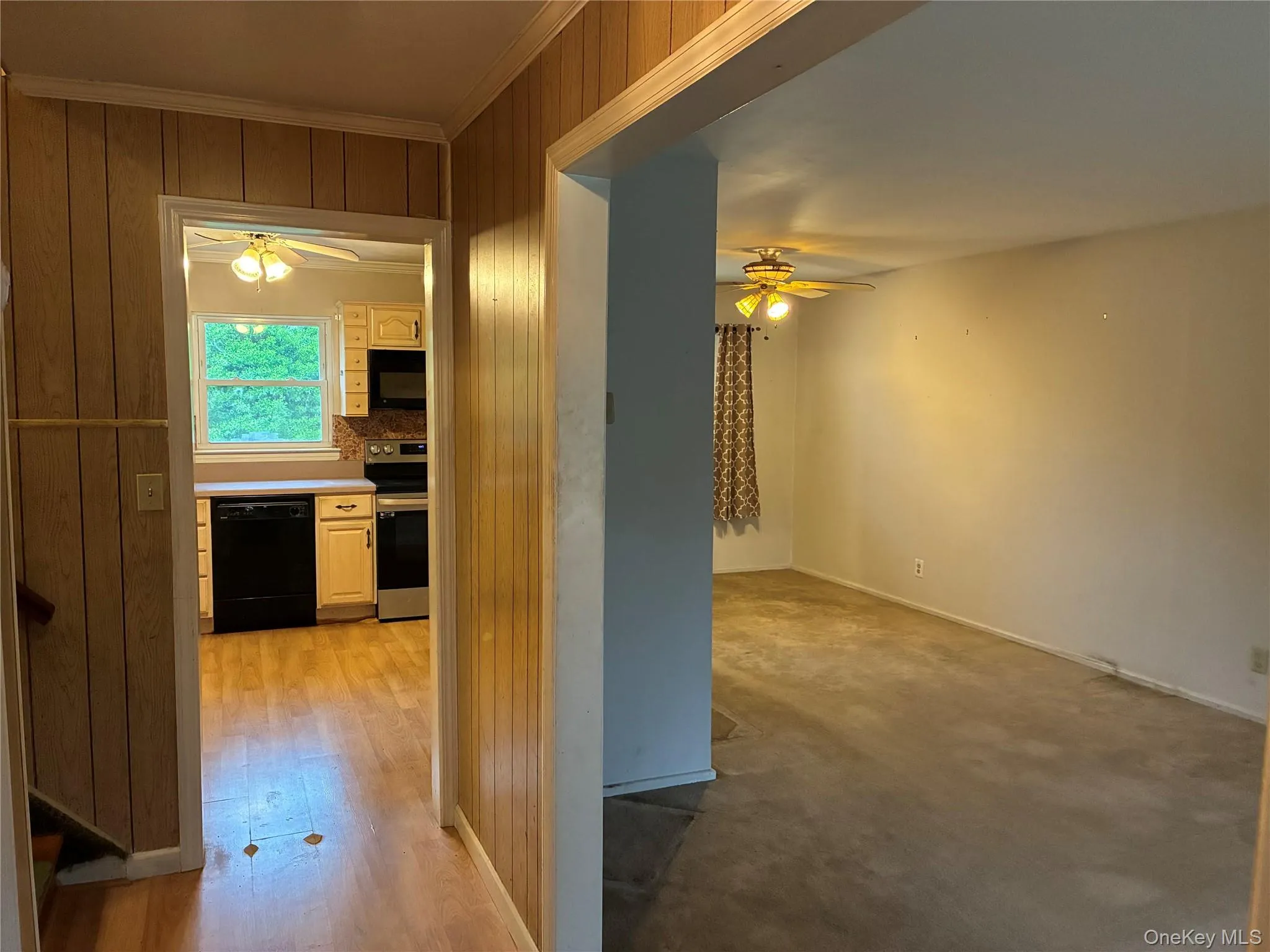 27 Elizabeth Drive, Oyster Bay, NY, 4 Bedrooms Bedrooms, 7 Rooms Rooms,1 BathroomBathrooms,Residential,For Rent,Elizabeth,0,1003210 27 Elizabeth Drive, Oyster Bay, NY, 4 Bedrooms Bedrooms, 7 Rooms Rooms,1 BathroomBathrooms,Residential,For Rent,Elizabeth,0,1003210