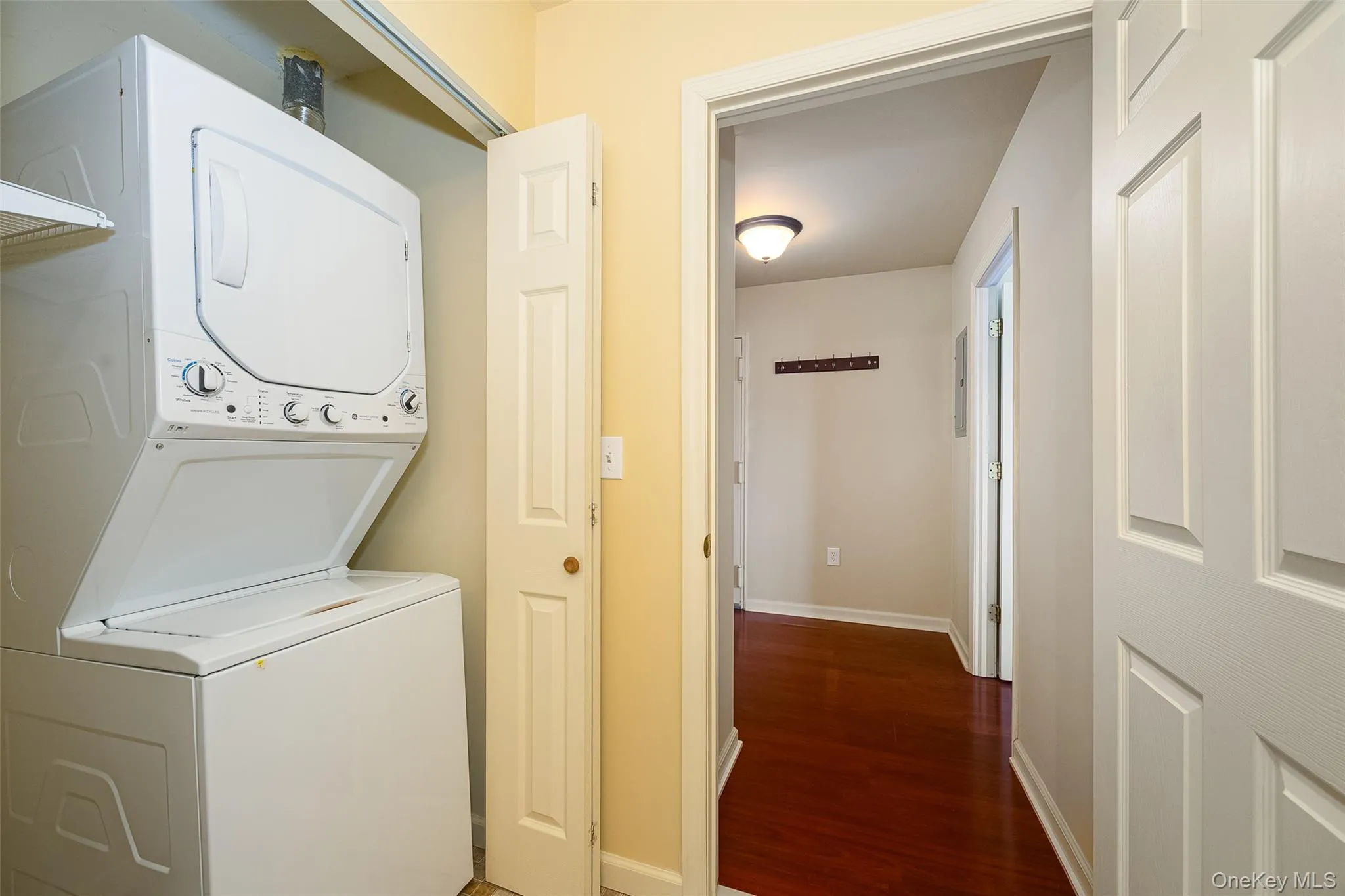 19 Scarborough Lane, Wappinger, NY, 1 Bedroom Bedrooms, 4 Rooms Rooms,1 BathroomBathrooms,Residential Lease,For Rent,Scarborough,0,1003221 19 Scarborough Lane, Wappinger, NY, 1 Bedroom Bedrooms, 4 Rooms Rooms,1 BathroomBathrooms,Residential Lease,For Rent,Scarborough,0,1003221