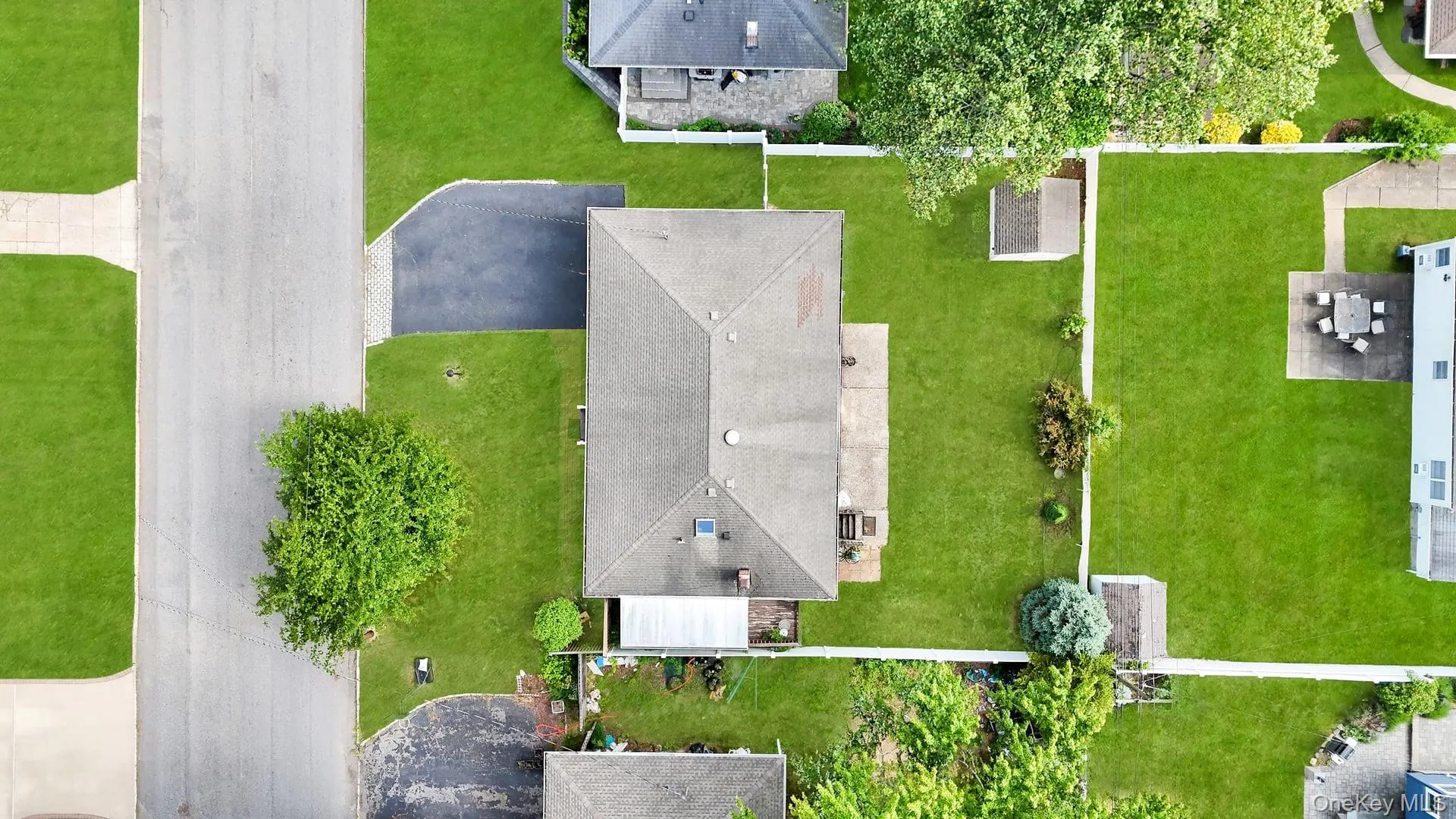 13 Fruitwood Lane, Smithtown, NY, 3 Bedrooms Bedrooms, 8 Rooms Rooms,2 BathroomsBathrooms,Residential,For Rent,Fruitwood,0,1003225 13 Fruitwood Lane, Smithtown, NY, 3 Bedrooms Bedrooms, 8 Rooms Rooms,2 BathroomsBathrooms,Residential,For Rent,Fruitwood,0,1003225
