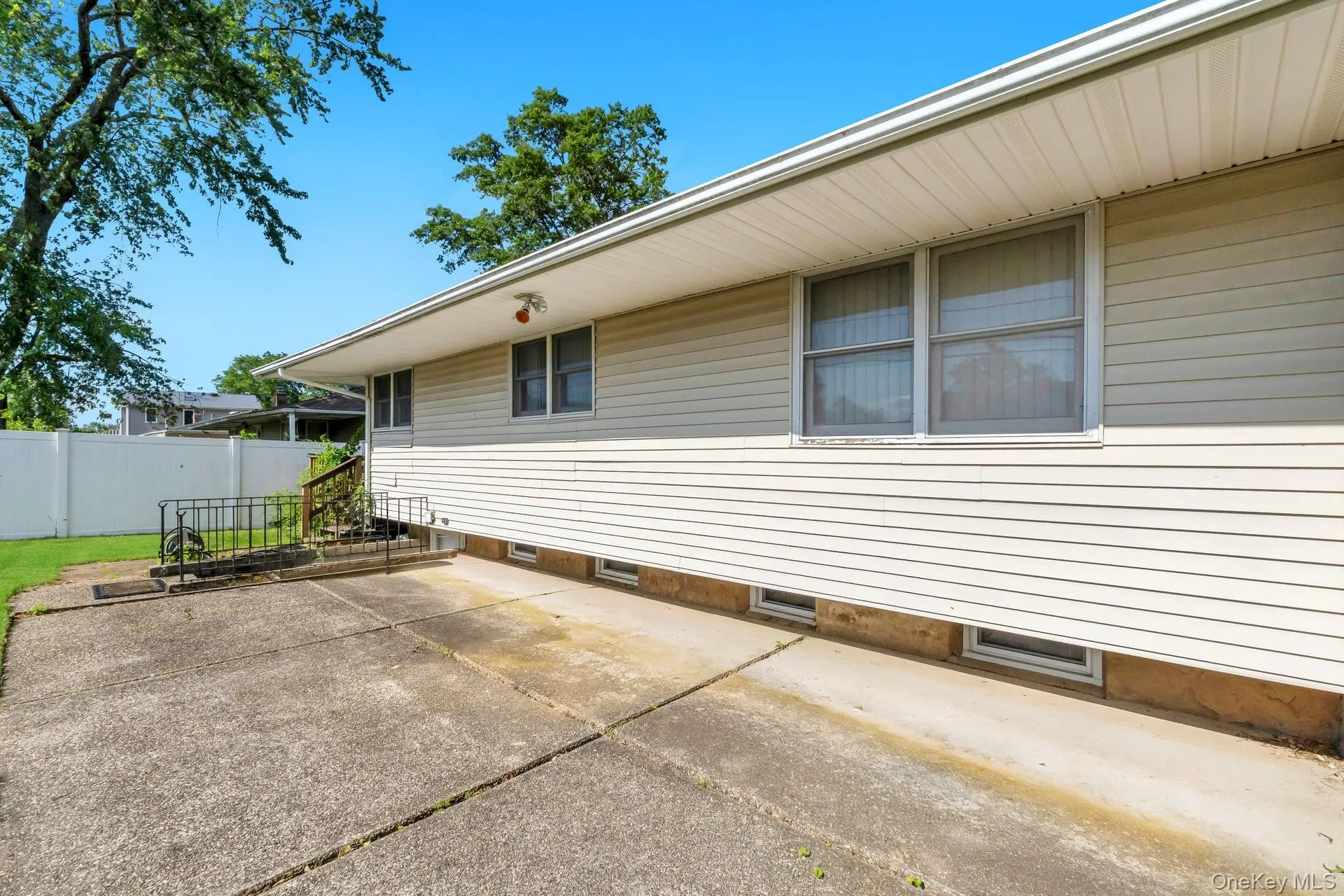 13 Fruitwood Lane, Smithtown, NY, 3 Bedrooms Bedrooms, 8 Rooms Rooms,2 BathroomsBathrooms,Residential,For Rent,Fruitwood,0,1003225 13 Fruitwood Lane, Smithtown, NY, 3 Bedrooms Bedrooms, 8 Rooms Rooms,2 BathroomsBathrooms,Residential,For Rent,Fruitwood,0,1003225
