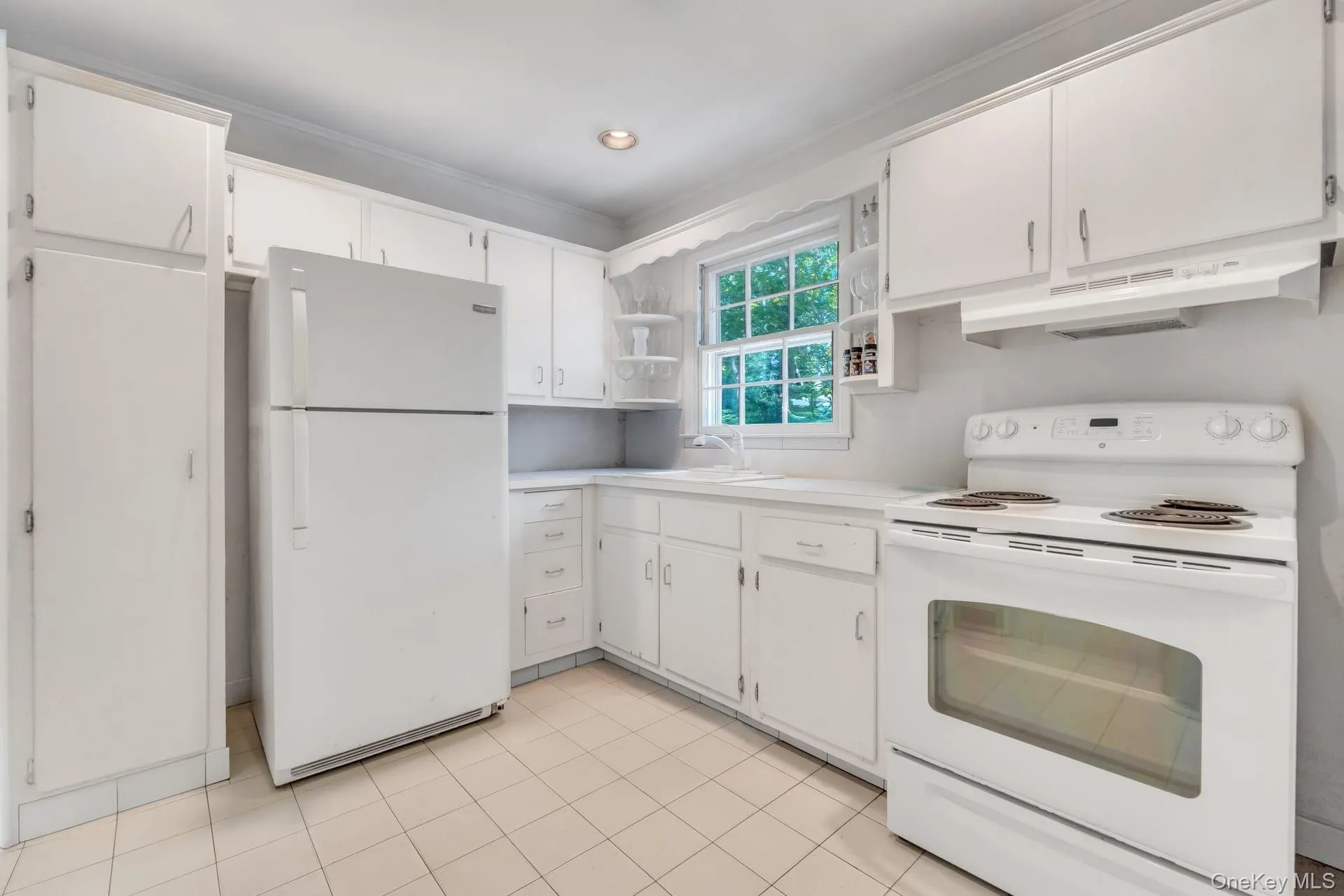 64 Cove Hollow Road, East Hampton, NY, 2 Bedrooms Bedrooms, 6 Rooms Rooms,1 BathroomBathrooms,Residential,For Rent,Cove Hollow,0,1003230 64 Cove Hollow Road, East Hampton, NY, 2 Bedrooms Bedrooms, 6 Rooms Rooms,1 BathroomBathrooms,Residential,For Rent,Cove Hollow,0,1003230