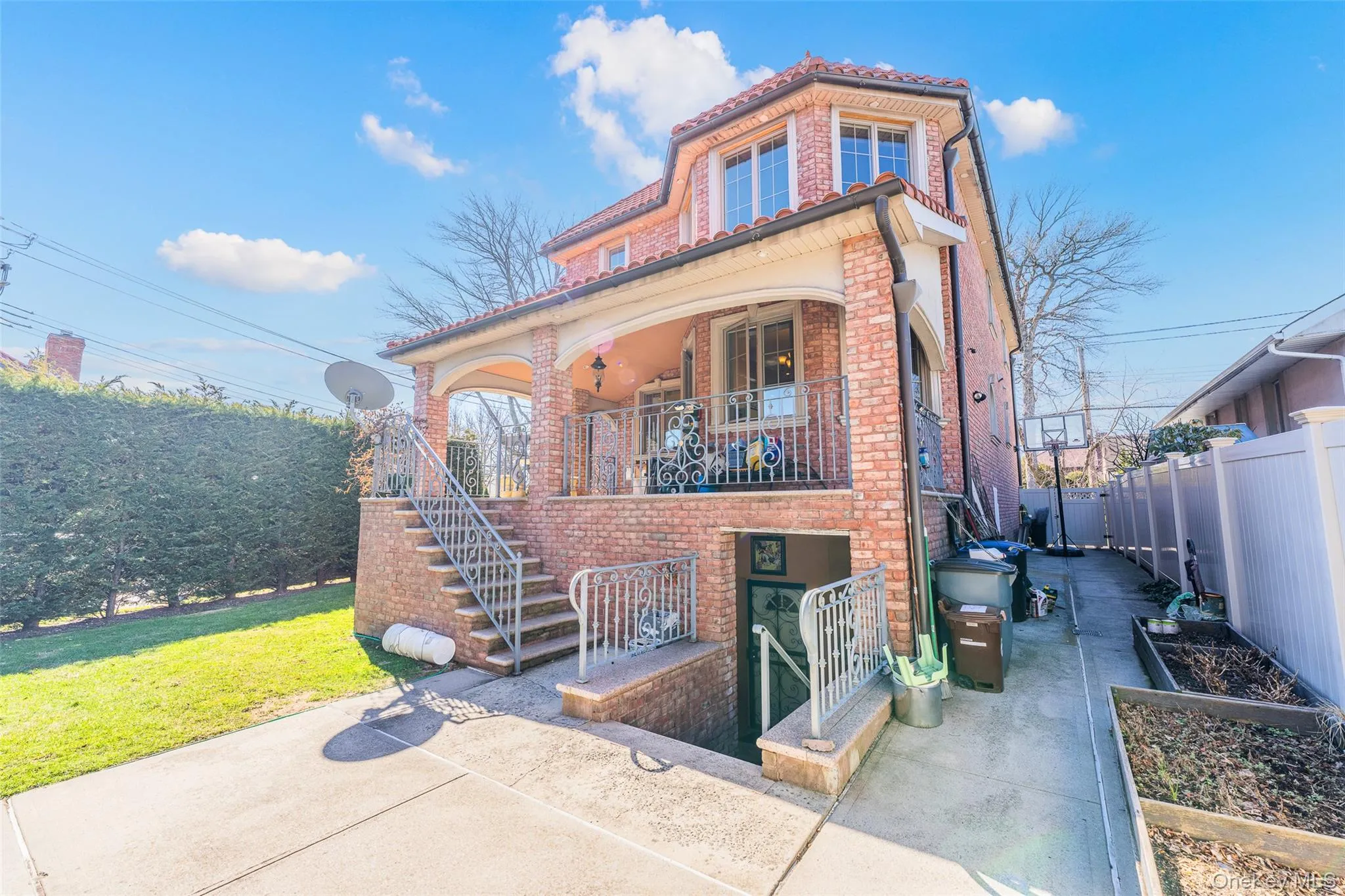 160-03 Cryders Lane, New York, NY, 4 Bedrooms Bedrooms, 10 Rooms Rooms,5 BathroomsBathrooms,Residential,For Rent,Cryders,0,1003231 160-03 Cryders Lane, New York, NY, 4 Bedrooms Bedrooms, 10 Rooms Rooms,5 BathroomsBathrooms,Residential,For Rent,Cryders,0,1003231