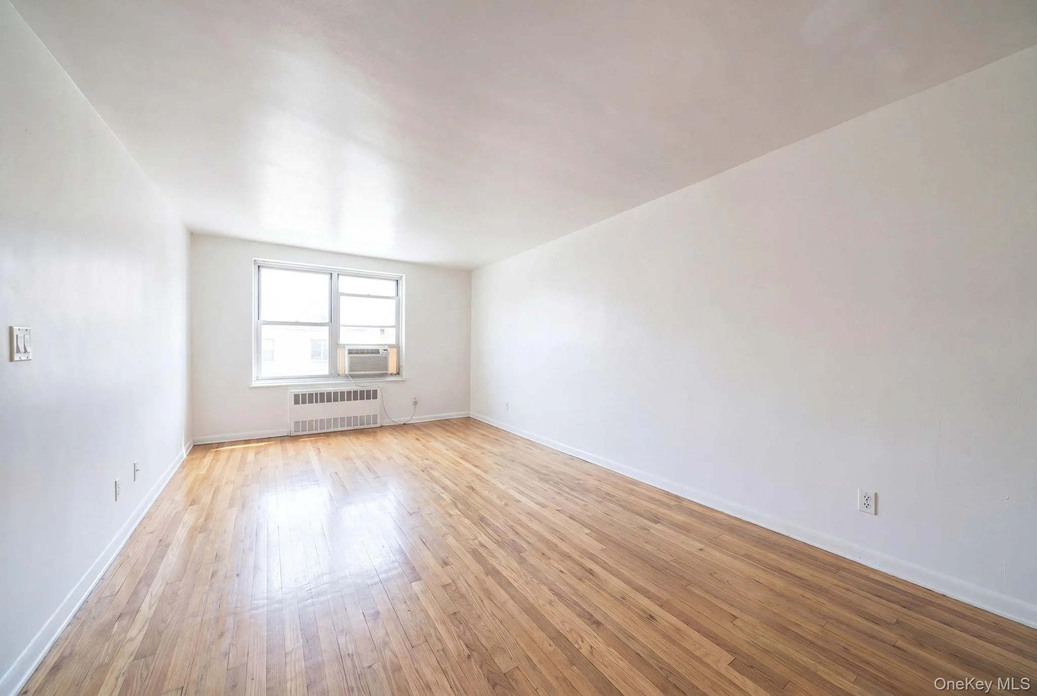 84-01 Main Street, New York, NY, 1 Bedroom Bedrooms, 3 Rooms Rooms,1 BathroomBathrooms,Residential,For Rent,Main,0,1003235 84-01 Main Street, New York, NY, 1 Bedroom Bedrooms, 3 Rooms Rooms,1 BathroomBathrooms,Residential,For Rent,Main,0,1003235