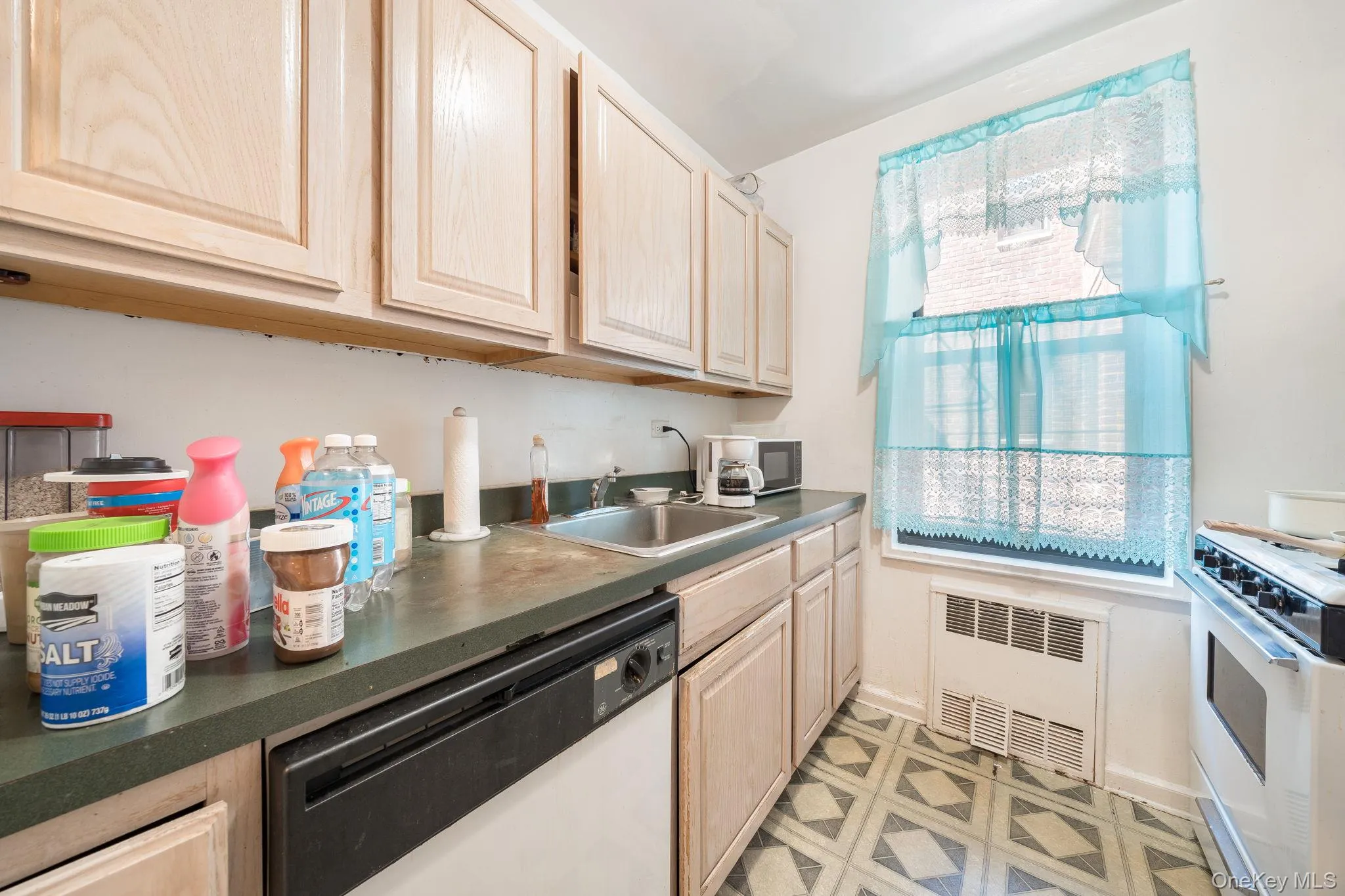 84-01 Main Street, New York, NY, 1 Bedroom Bedrooms, 3 Rooms Rooms,1 BathroomBathrooms,Residential,For Rent,Main,0,1003235 84-01 Main Street, New York, NY, 1 Bedroom Bedrooms, 3 Rooms Rooms,1 BathroomBathrooms,Residential,For Rent,Main,0,1003235