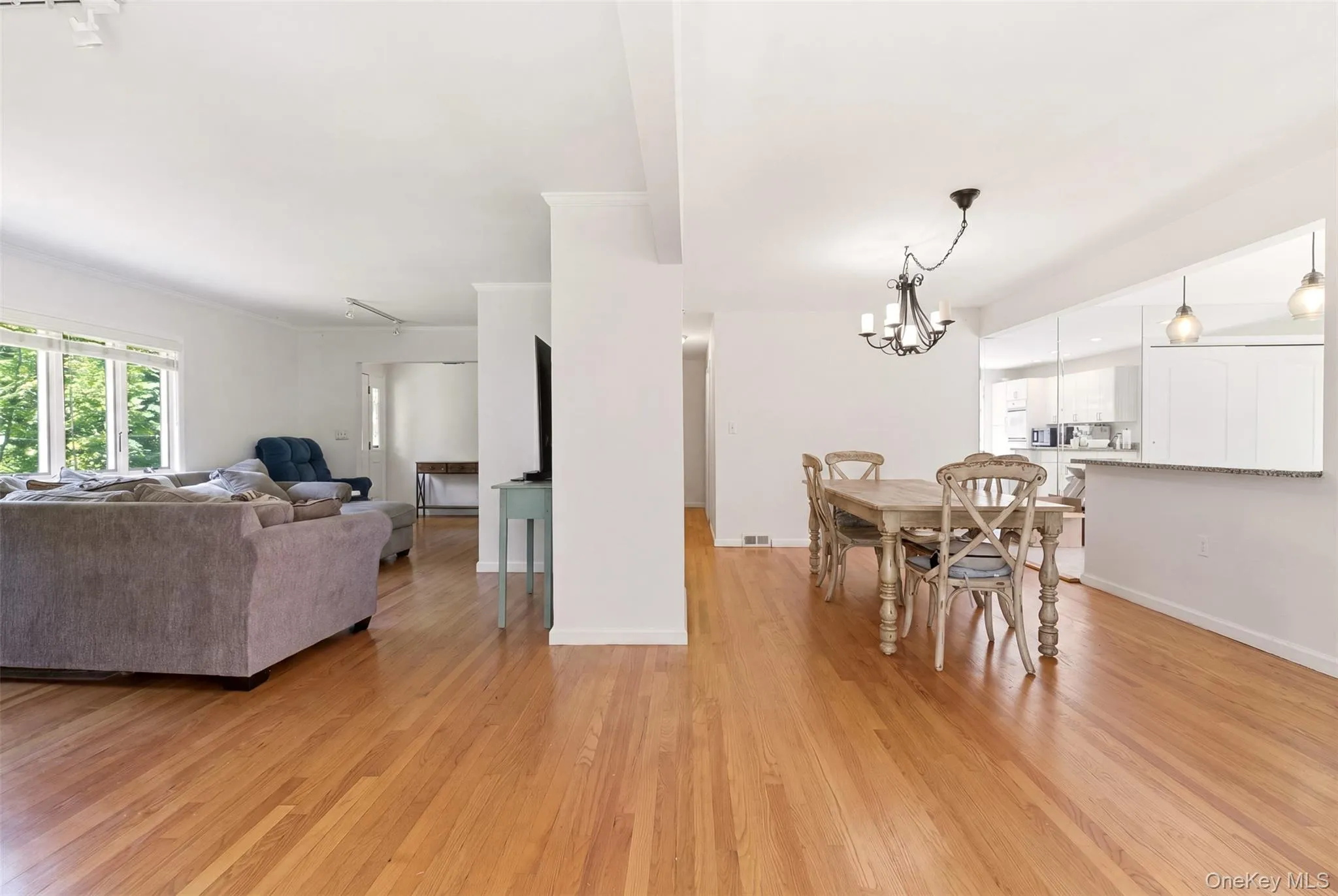 106 Vineyard Road, Huntington, NY, 4 Bedrooms Bedrooms, 8 Rooms Rooms,3 BathroomsBathrooms,Residential Sale,For Rent,Vineyard,0,1003249 106 Vineyard Road, Huntington, NY, 4 Bedrooms Bedrooms, 8 Rooms Rooms,3 BathroomsBathrooms,Residential Sale,For Rent,Vineyard,0,1003249
