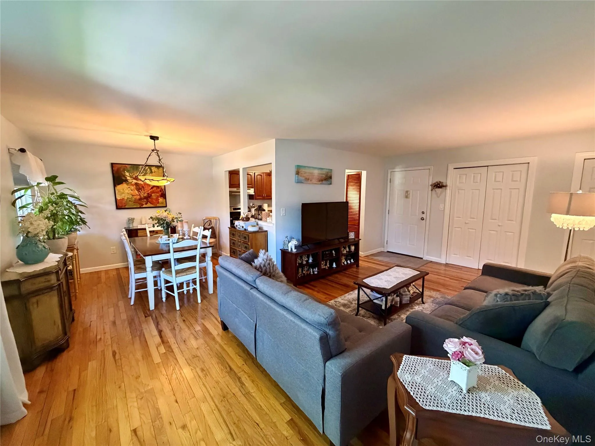 328 Lakeland Avenue, Islip, NY, 1 Bedroom Bedrooms, 4 Rooms Rooms,1 BathroomBathrooms,Residential,For Rent,Lakeland,0,1003250 328 Lakeland Avenue, Islip, NY, 1 Bedroom Bedrooms, 4 Rooms Rooms,1 BathroomBathrooms,Residential,For Rent,Lakeland,0,1003250