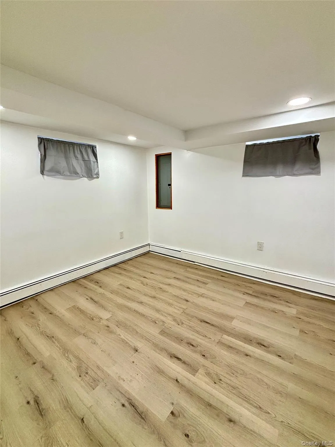 750 Highview Avenue, Hempstead, NY, 2 Bedrooms Bedrooms, 4 Rooms Rooms,1 BathroomBathrooms,Residential Lease,For Rent,Highview,0,1003255 750 Highview Avenue, Hempstead, NY, 2 Bedrooms Bedrooms, 4 Rooms Rooms,1 BathroomBathrooms,Residential Lease,For Rent,Highview,0,1003255