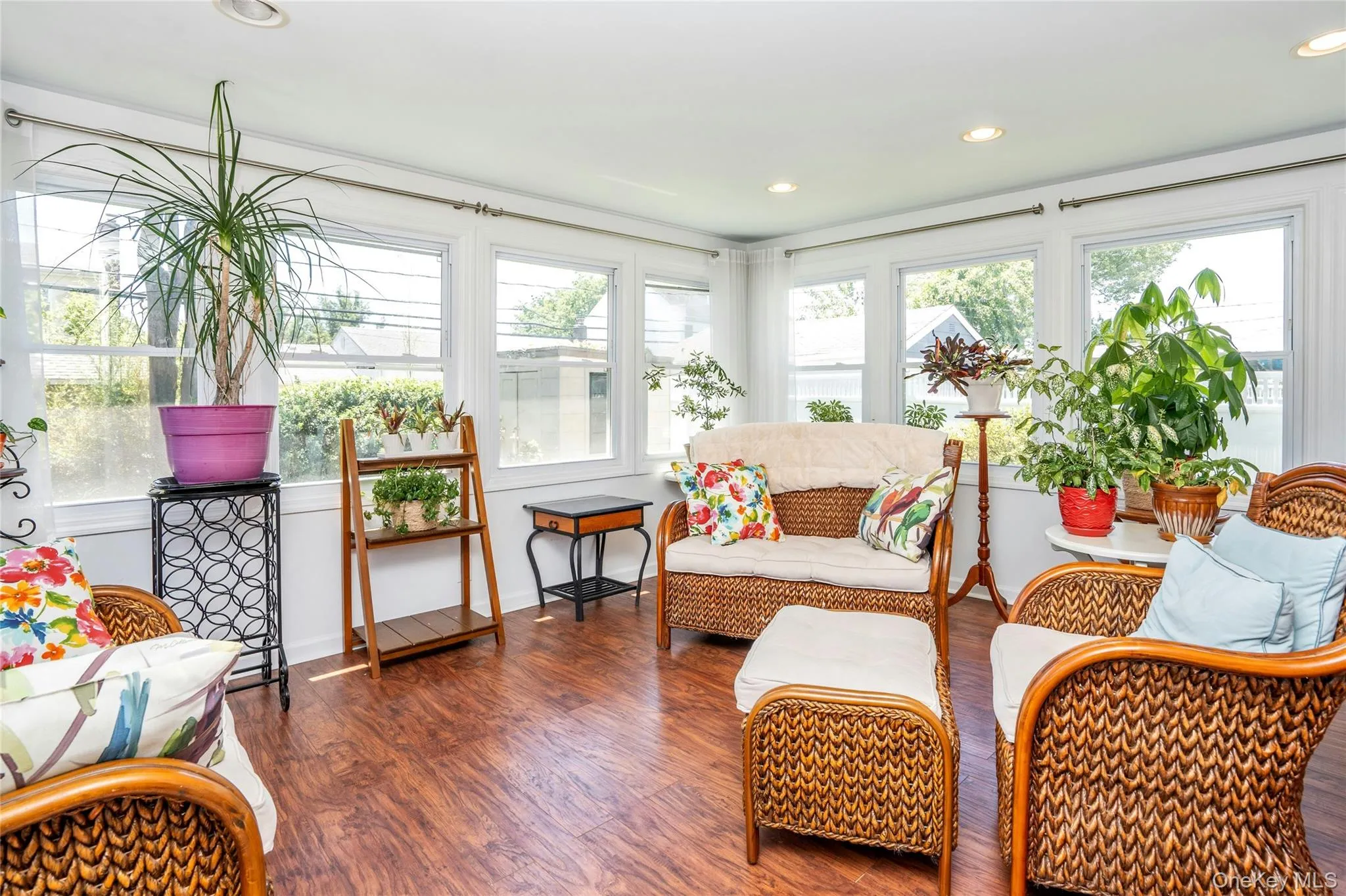 9 Amby Avenue, Oyster Bay, NY, 4 Bedrooms Bedrooms, 8 Rooms Rooms,1 BathroomBathrooms,Residential,For Rent,Amby,0,1003258 9 Amby Avenue, Oyster Bay, NY, 4 Bedrooms Bedrooms, 8 Rooms Rooms,1 BathroomBathrooms,Residential,For Rent,Amby,0,1003258