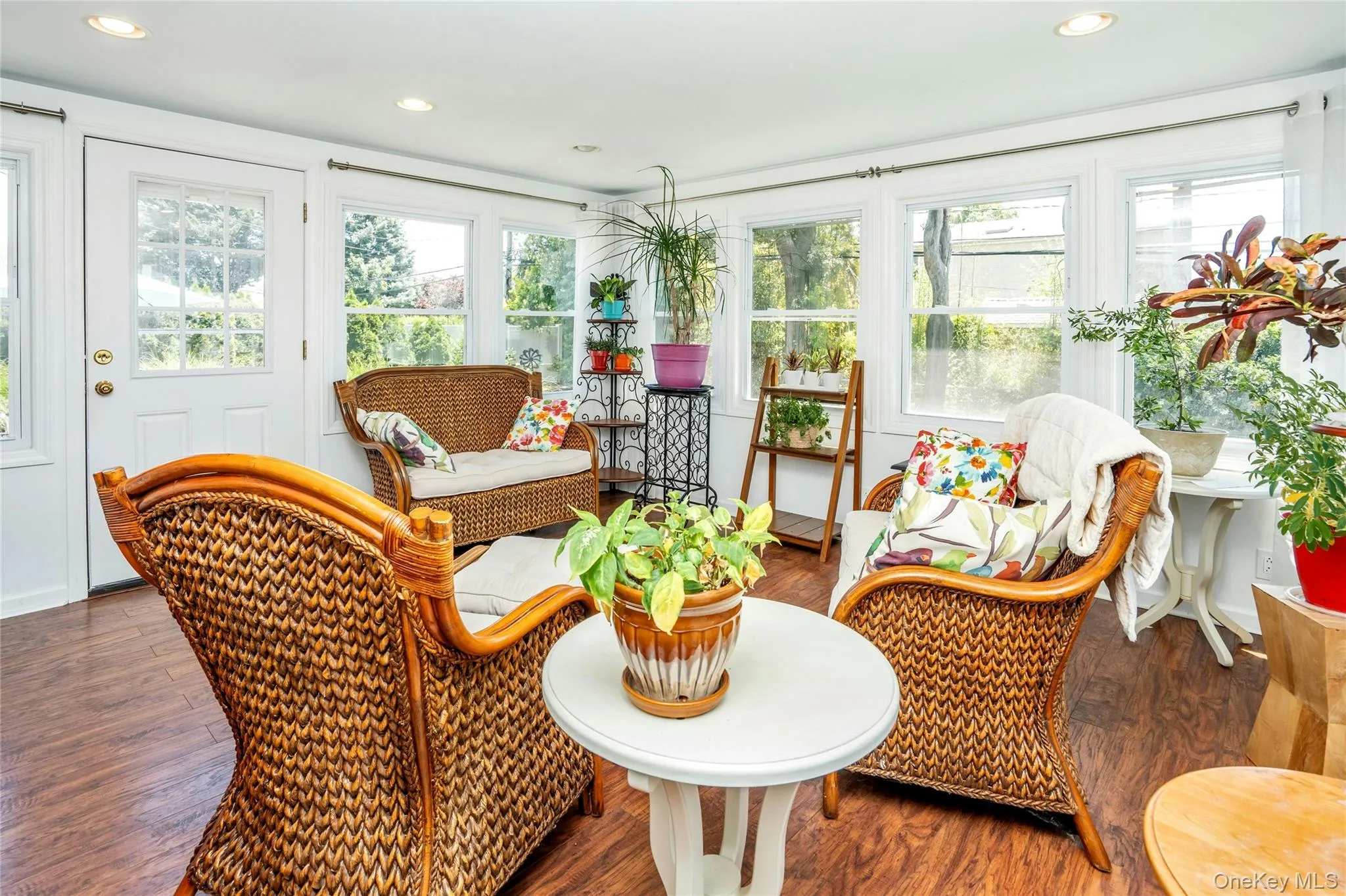 9 Amby Avenue, Oyster Bay, NY, 4 Bedrooms Bedrooms, 8 Rooms Rooms,1 BathroomBathrooms,Residential,For Rent,Amby,0,1003258 9 Amby Avenue, Oyster Bay, NY, 4 Bedrooms Bedrooms, 8 Rooms Rooms,1 BathroomBathrooms,Residential,For Rent,Amby,0,1003258