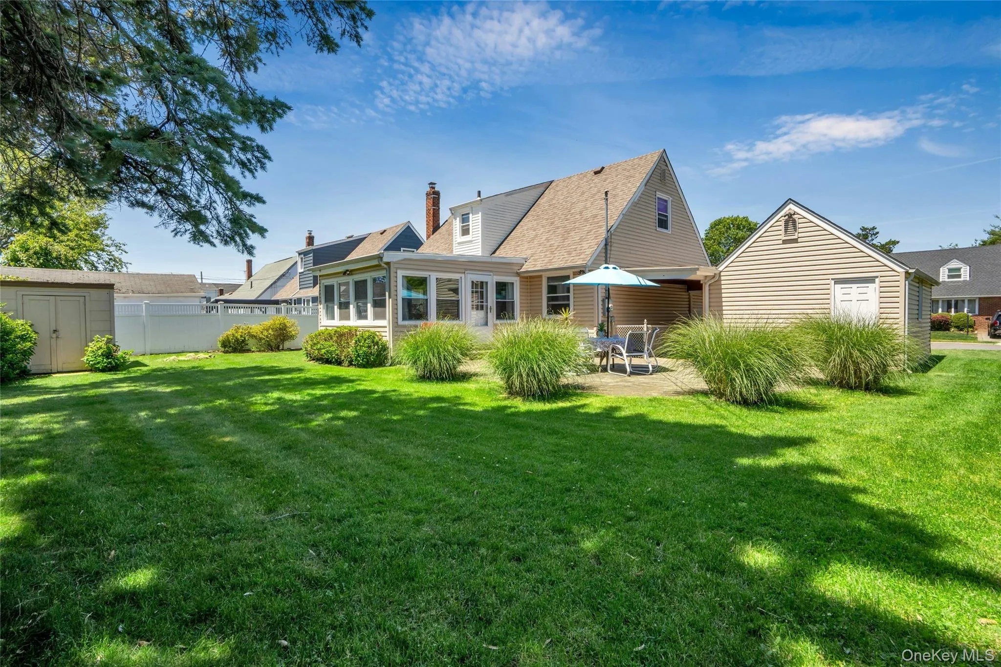 9 Amby Avenue, Oyster Bay, NY, 4 Bedrooms Bedrooms, 8 Rooms Rooms,1 BathroomBathrooms,Residential,For Rent,Amby,0,1003258 9 Amby Avenue, Oyster Bay, NY, 4 Bedrooms Bedrooms, 8 Rooms Rooms,1 BathroomBathrooms,Residential,For Rent,Amby,0,1003258