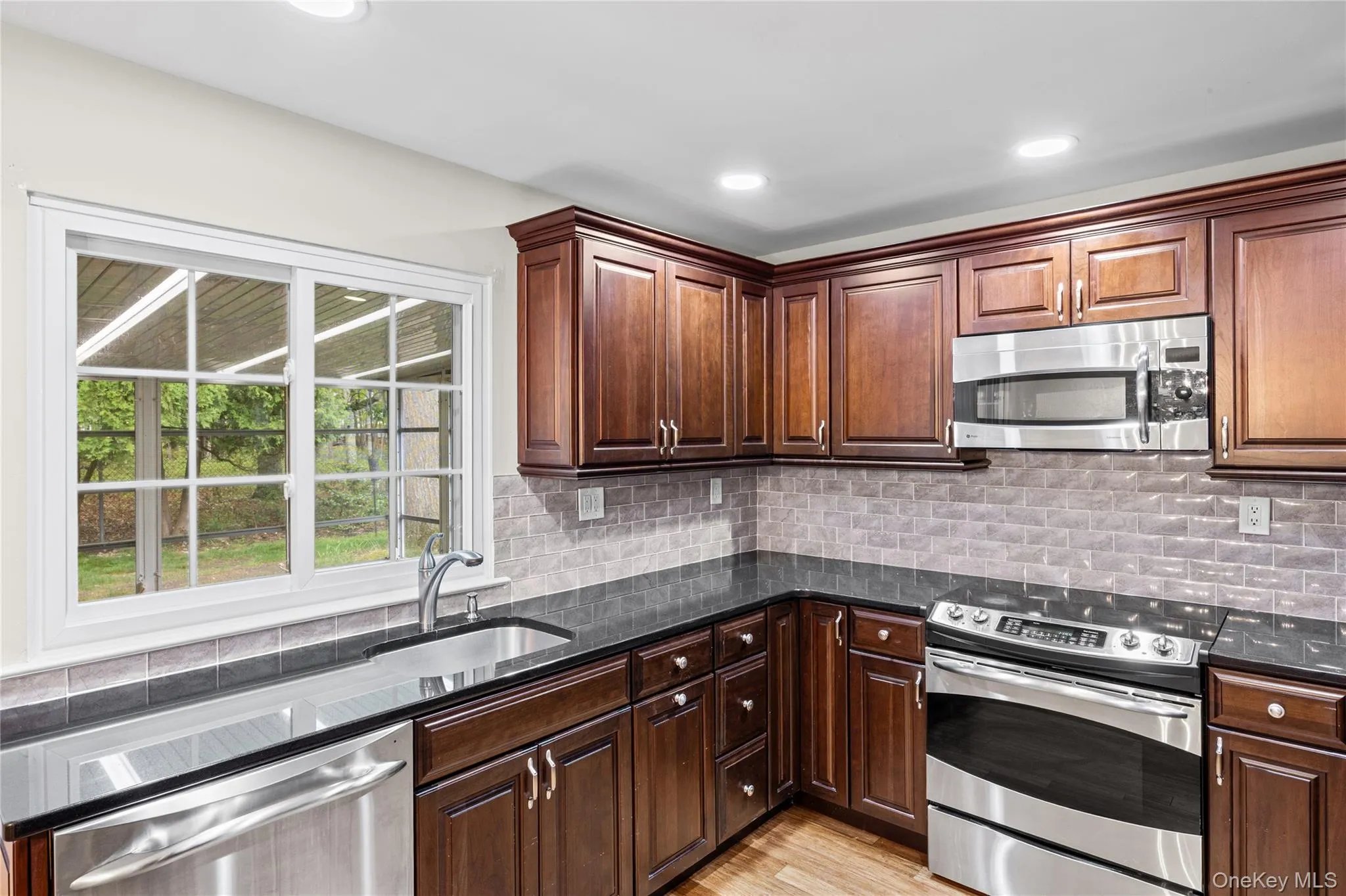 220 Belfast Lane, Brookhaven, NY, 2 Bedrooms Bedrooms, 6 Rooms Rooms,2 BathroomsBathrooms,Residential,For Rent,Belfast,0,1003259 220 Belfast Lane, Brookhaven, NY, 2 Bedrooms Bedrooms, 6 Rooms Rooms,2 BathroomsBathrooms,Residential,For Rent,Belfast,0,1003259
