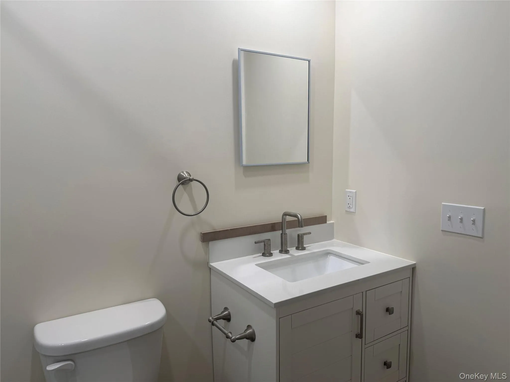 100A Main Street, North Hempstead, NY, 2 Bedrooms Bedrooms, 4 Rooms Rooms,1 BathroomBathrooms,Residential Lease,For Rent,Main,0,1003260 100A Main Street, North Hempstead, NY, 2 Bedrooms Bedrooms, 4 Rooms Rooms,1 BathroomBathrooms,Residential Lease,For Rent,Main,0,1003260
