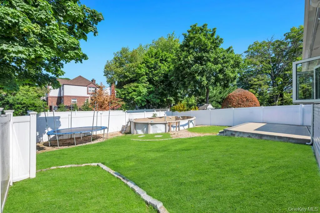 6 Ash Lane, Hempstead, NY, 4 Bedrooms Bedrooms, 12 Rooms Rooms,2 BathroomsBathrooms,Residential Lease,For Rent,Ash,0,1003261 6 Ash Lane, Hempstead, NY, 4 Bedrooms Bedrooms, 12 Rooms Rooms,2 BathroomsBathrooms,Residential Lease,For Rent,Ash,0,1003261