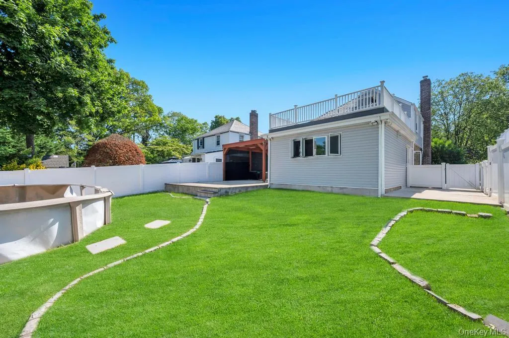 6 Ash Lane, Hempstead, NY, 4 Bedrooms Bedrooms, 12 Rooms Rooms,2 BathroomsBathrooms,Residential Lease,For Rent,Ash,0,1003261 6 Ash Lane, Hempstead, NY, 4 Bedrooms Bedrooms, 12 Rooms Rooms,2 BathroomsBathrooms,Residential Lease,For Rent,Ash,0,1003261