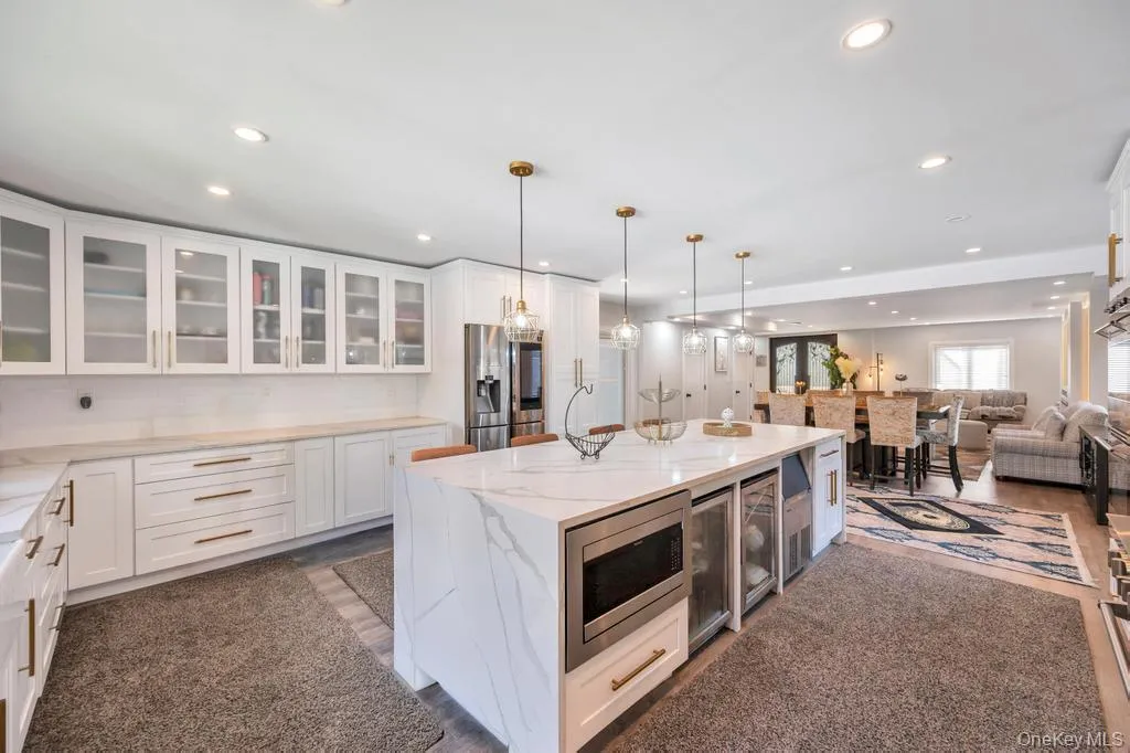 6 Ash Lane, Hempstead, NY, 4 Bedrooms Bedrooms, 12 Rooms Rooms,2 BathroomsBathrooms,Residential Lease,For Rent,Ash,0,1003261 6 Ash Lane, Hempstead, NY, 4 Bedrooms Bedrooms, 12 Rooms Rooms,2 BathroomsBathrooms,Residential Lease,For Rent,Ash,0,1003261