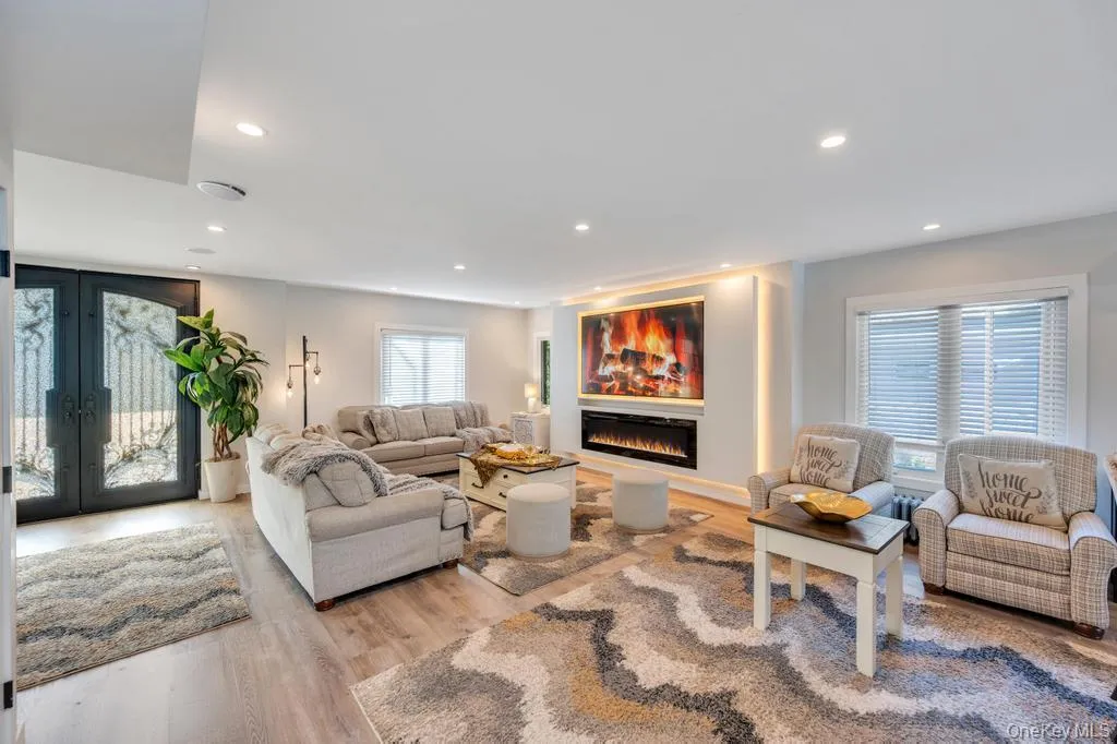6 Ash Lane, Hempstead, NY, 4 Bedrooms Bedrooms, 12 Rooms Rooms,2 BathroomsBathrooms,Residential Lease,For Rent,Ash,0,1003261 6 Ash Lane, Hempstead, NY, 4 Bedrooms Bedrooms, 12 Rooms Rooms,2 BathroomsBathrooms,Residential Lease,For Rent,Ash,0,1003261