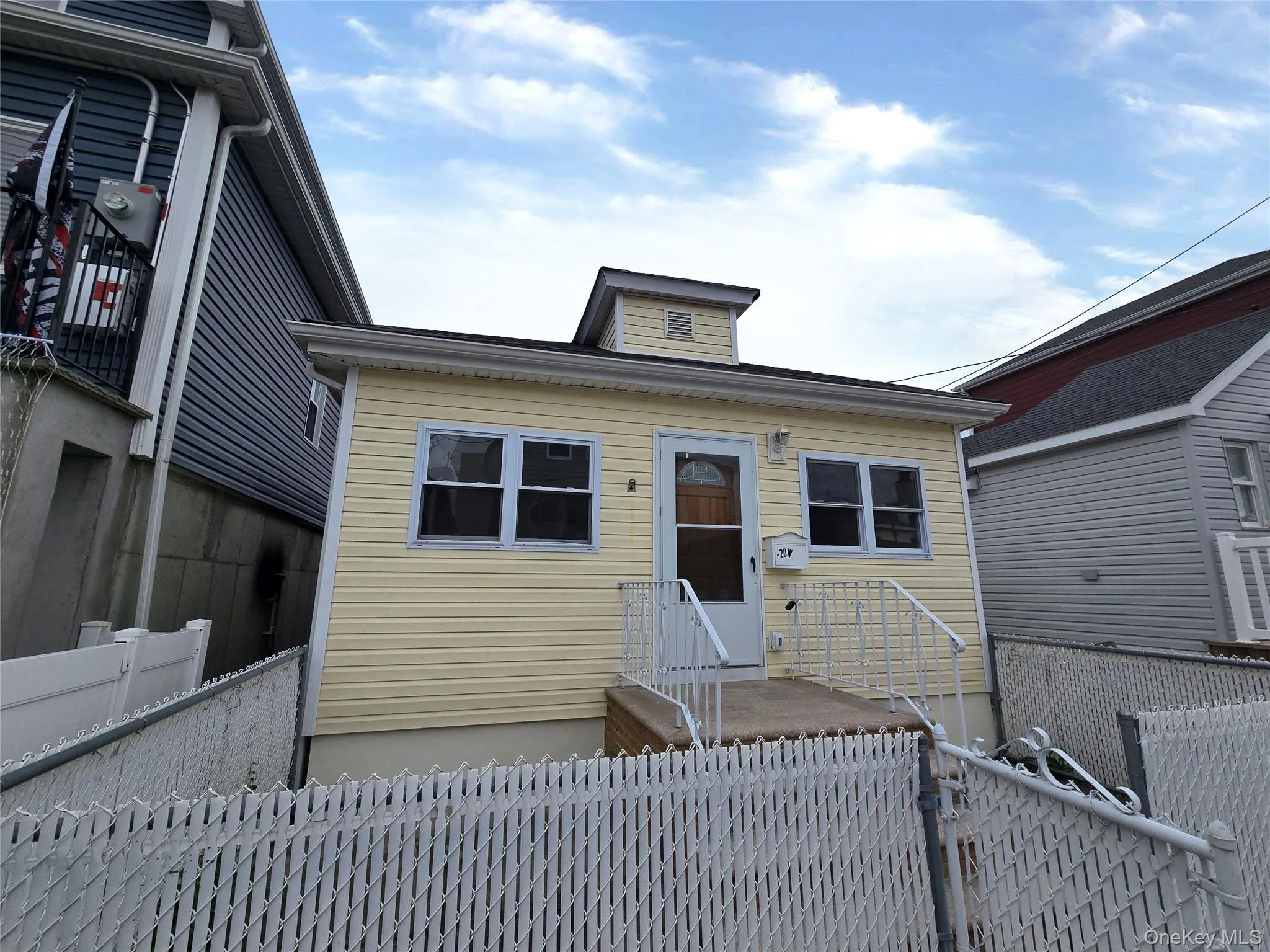 20 10th Road, New York, NY, 2 Bedrooms Bedrooms, 6 Rooms Rooms,1 BathroomBathrooms,Residential,For Rent,10th,0,1003266 20 10th Road, New York, NY, 2 Bedrooms Bedrooms, 6 Rooms Rooms,1 BathroomBathrooms,Residential,For Rent,10th,0,1003266