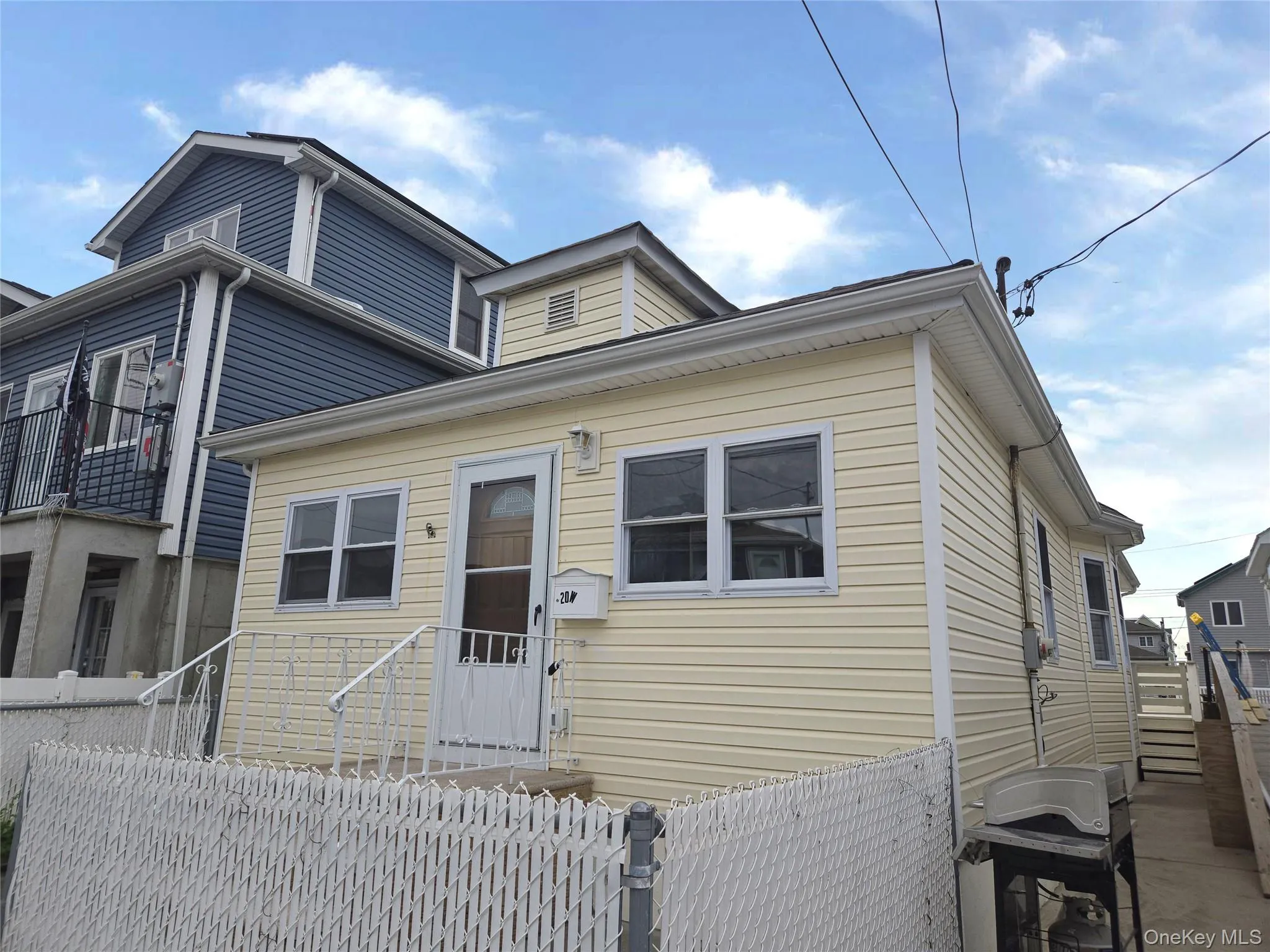 20 10th Road, New York, NY, 2 Bedrooms Bedrooms, 6 Rooms Rooms,1 BathroomBathrooms,Residential,For Rent,10th,0,1003266 20 10th Road, New York, NY, 2 Bedrooms Bedrooms, 6 Rooms Rooms,1 BathroomBathrooms,Residential,For Rent,10th,0,1003266