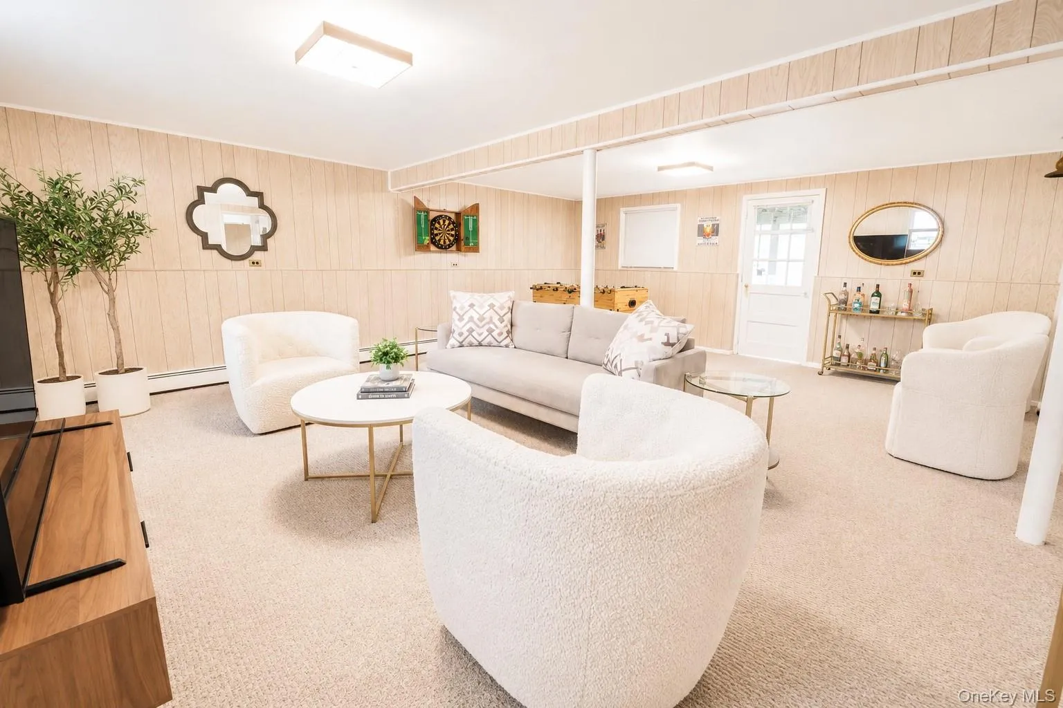 Wow—this family room is perfect for gathering, entertaining, and making cherished memories together. Wow—this family room is perfect for gathering, entertaining, and making cherished memories together.