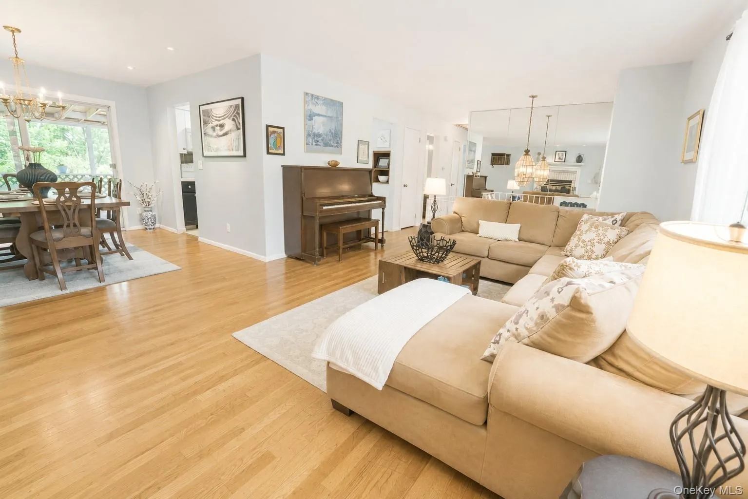 Whether you envision cozy evenings, lively gatherings, or a multi-functional retreat, this living room adapts beautifully to your everyday needs. Whether you envision cozy evenings, lively gatherings, or a multi-functional retreat, this living room adapts beautifully to your everyday needs.