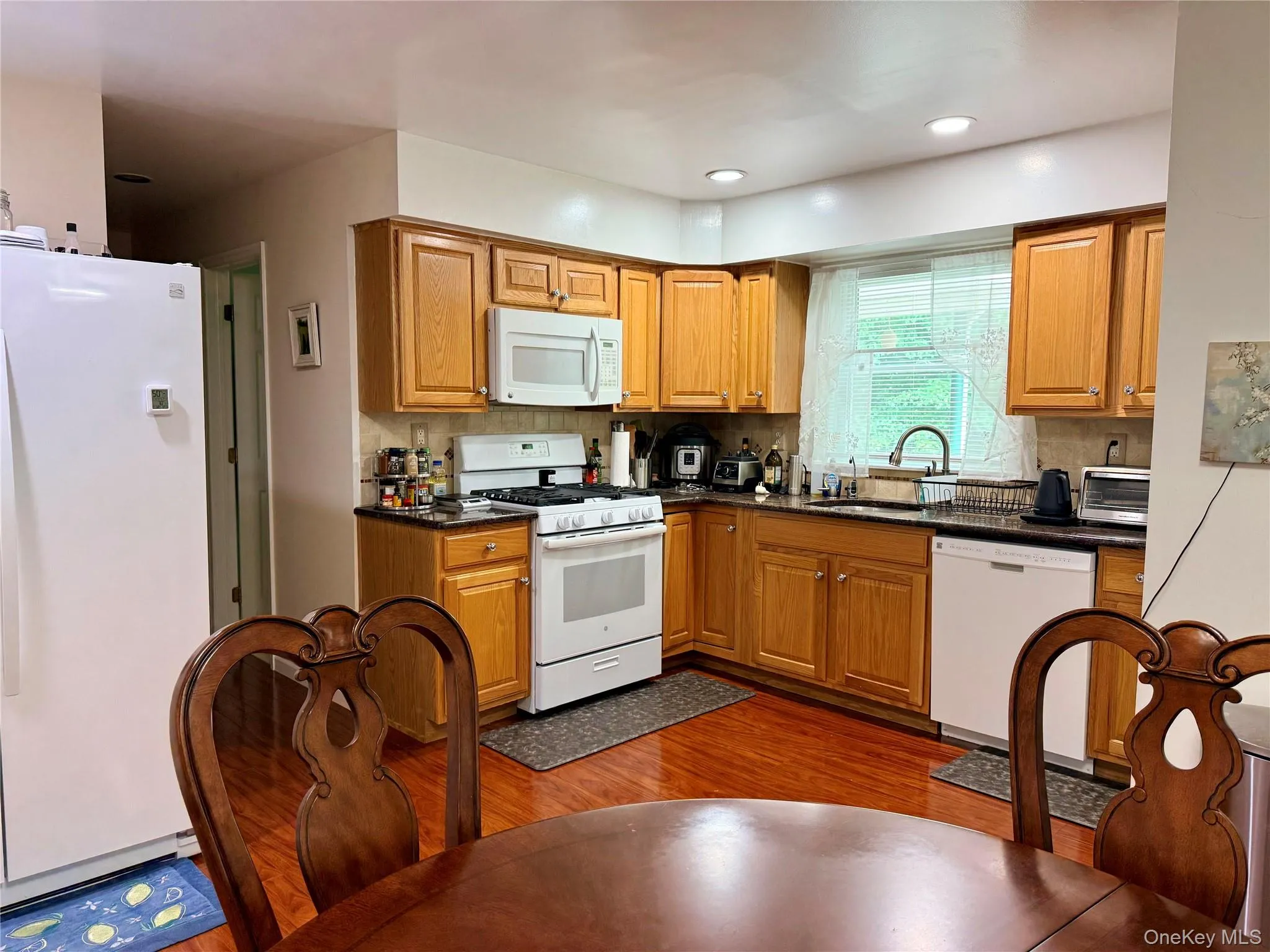 Accessory apartment kitchen, dining Accessory apartment kitchen, dining