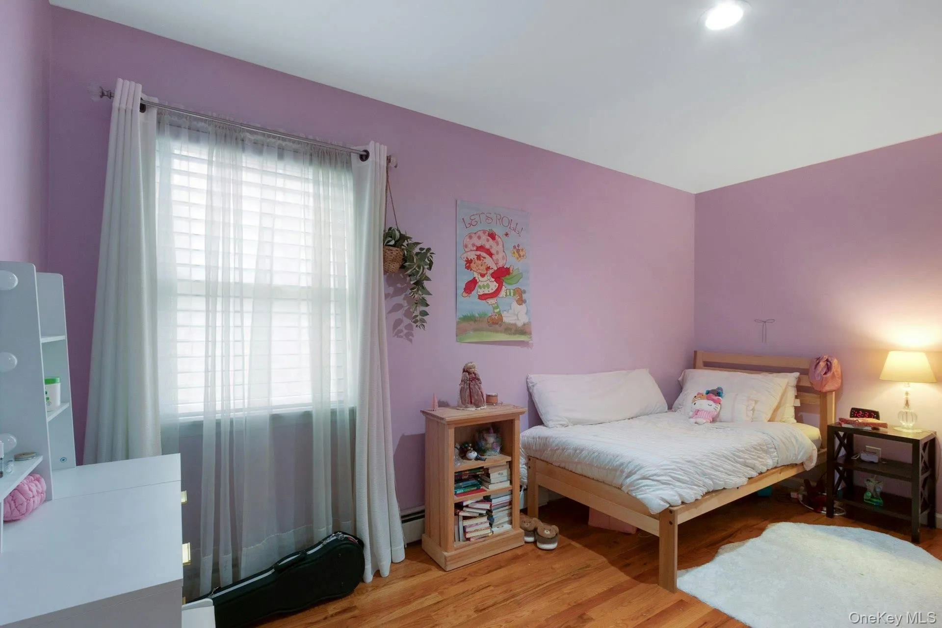 Bedroom #3, hardwood floors, sunlight Bedroom #3, hardwood floors, sunlight