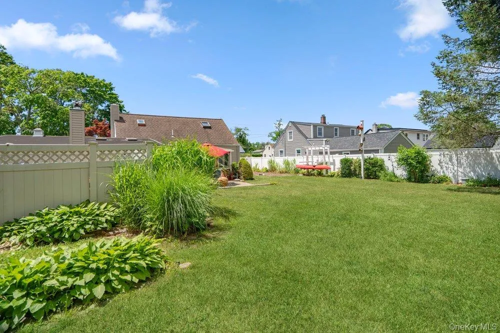 17 Brook Place, Islip, NY, 3 Bedrooms Bedrooms, 7 Rooms Rooms,1 BathroomBathrooms,Residential,For Rent,Brook,0,1003293 17 Brook Place, Islip, NY, 3 Bedrooms Bedrooms, 7 Rooms Rooms,1 BathroomBathrooms,Residential,For Rent,Brook,0,1003293