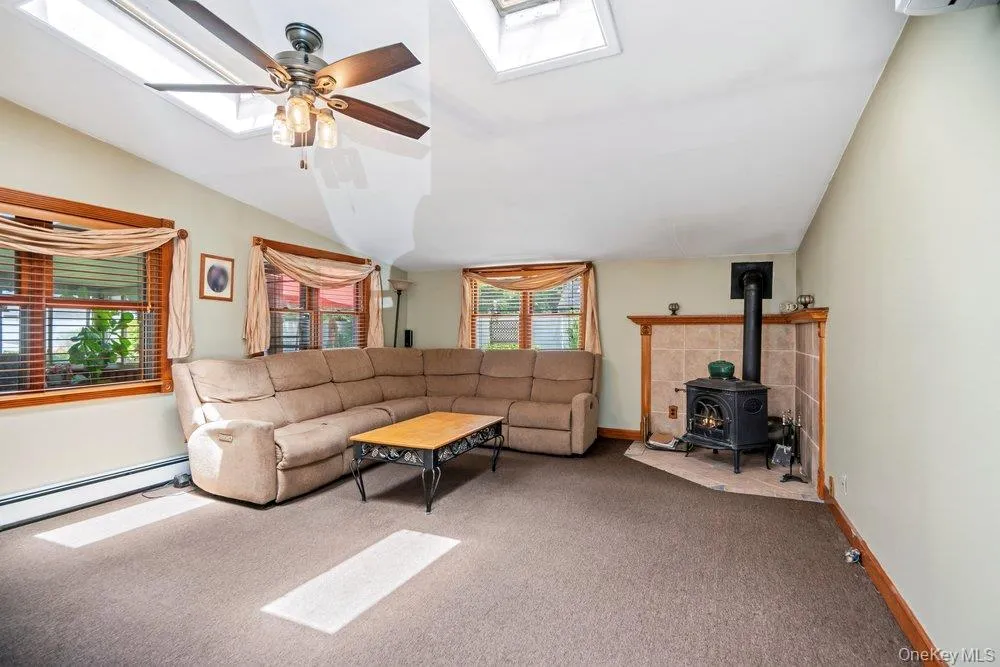 17 Brook Place, Islip, NY, 3 Bedrooms Bedrooms, 7 Rooms Rooms,1 BathroomBathrooms,Residential,For Rent,Brook,0,1003293 17 Brook Place, Islip, NY, 3 Bedrooms Bedrooms, 7 Rooms Rooms,1 BathroomBathrooms,Residential,For Rent,Brook,0,1003293