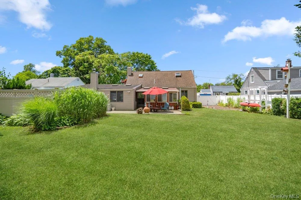 17 Brook Place, Islip, NY, 3 Bedrooms Bedrooms, 7 Rooms Rooms,1 BathroomBathrooms,Residential,For Rent,Brook,0,1003293 17 Brook Place, Islip, NY, 3 Bedrooms Bedrooms, 7 Rooms Rooms,1 BathroomBathrooms,Residential,For Rent,Brook,0,1003293