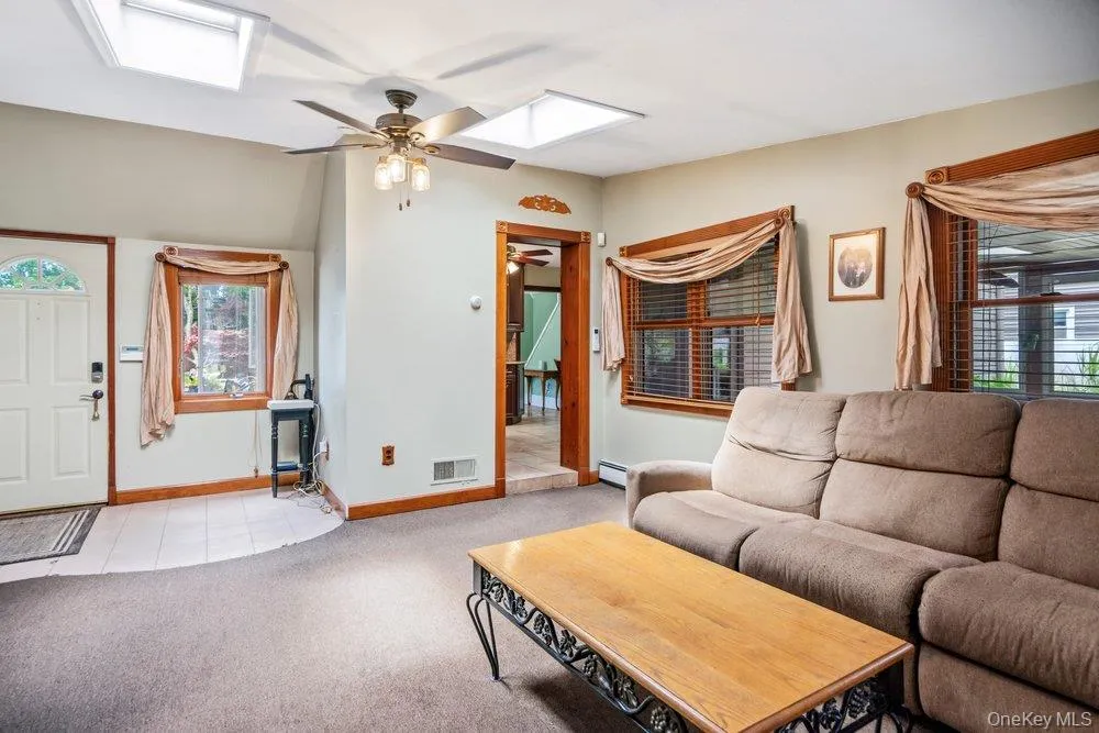 17 Brook Place, Islip, NY, 3 Bedrooms Bedrooms, 7 Rooms Rooms,1 BathroomBathrooms,Residential,For Rent,Brook,0,1003293 17 Brook Place, Islip, NY, 3 Bedrooms Bedrooms, 7 Rooms Rooms,1 BathroomBathrooms,Residential,For Rent,Brook,0,1003293