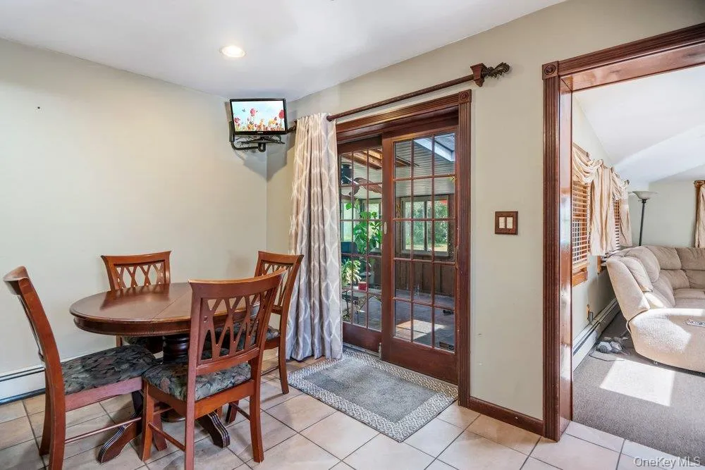 17 Brook Place, Islip, NY, 3 Bedrooms Bedrooms, 7 Rooms Rooms,1 BathroomBathrooms,Residential,For Rent,Brook,0,1003293 17 Brook Place, Islip, NY, 3 Bedrooms Bedrooms, 7 Rooms Rooms,1 BathroomBathrooms,Residential,For Rent,Brook,0,1003293