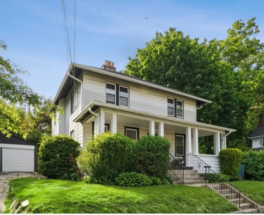222 Lorraine Avenue, Mount Vernon, NY, 4 Bedrooms Bedrooms, 8 Rooms Rooms,1 BathroomBathrooms,Residential Lease,For Rent,Lorraine,0,1003299 222 Lorraine Avenue, Mount Vernon, NY, 4 Bedrooms Bedrooms, 8 Rooms Rooms,1 BathroomBathrooms,Residential Lease,For Rent,Lorraine,0,1003299