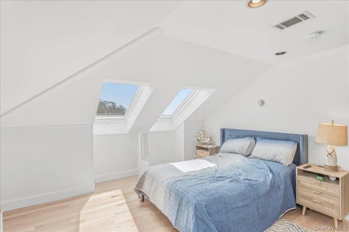 14 Penny Lane, Southampton, NY, 3 Bedrooms Bedrooms, 6 Rooms Rooms,2 BathroomsBathrooms,Residential Lease,For Rent,Penny,0,1003304 14 Penny Lane, Southampton, NY, 3 Bedrooms Bedrooms, 6 Rooms Rooms,2 BathroomsBathrooms,Residential Lease,For Rent,Penny,0,1003304