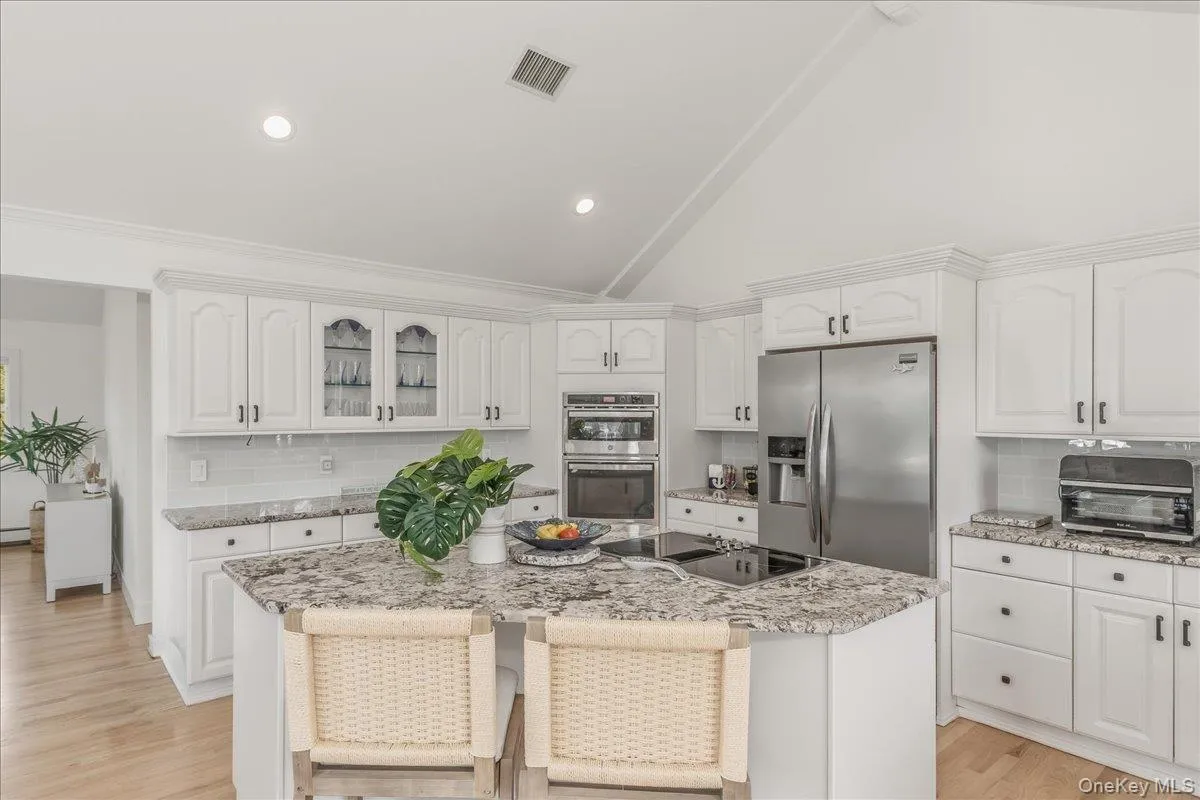 14 Penny Lane, Southampton, NY, 3 Bedrooms Bedrooms, 6 Rooms Rooms,2 BathroomsBathrooms,Residential Lease,For Rent,Penny,0,1003304 14 Penny Lane, Southampton, NY, 3 Bedrooms Bedrooms, 6 Rooms Rooms,2 BathroomsBathrooms,Residential Lease,For Rent,Penny,0,1003304