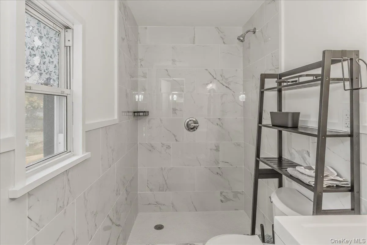 14 Penny Lane, Southampton, NY, 3 Bedrooms Bedrooms, 6 Rooms Rooms,2 BathroomsBathrooms,Residential Lease,For Rent,Penny,0,1003304 14 Penny Lane, Southampton, NY, 3 Bedrooms Bedrooms, 6 Rooms Rooms,2 BathroomsBathrooms,Residential Lease,For Rent,Penny,0,1003304
