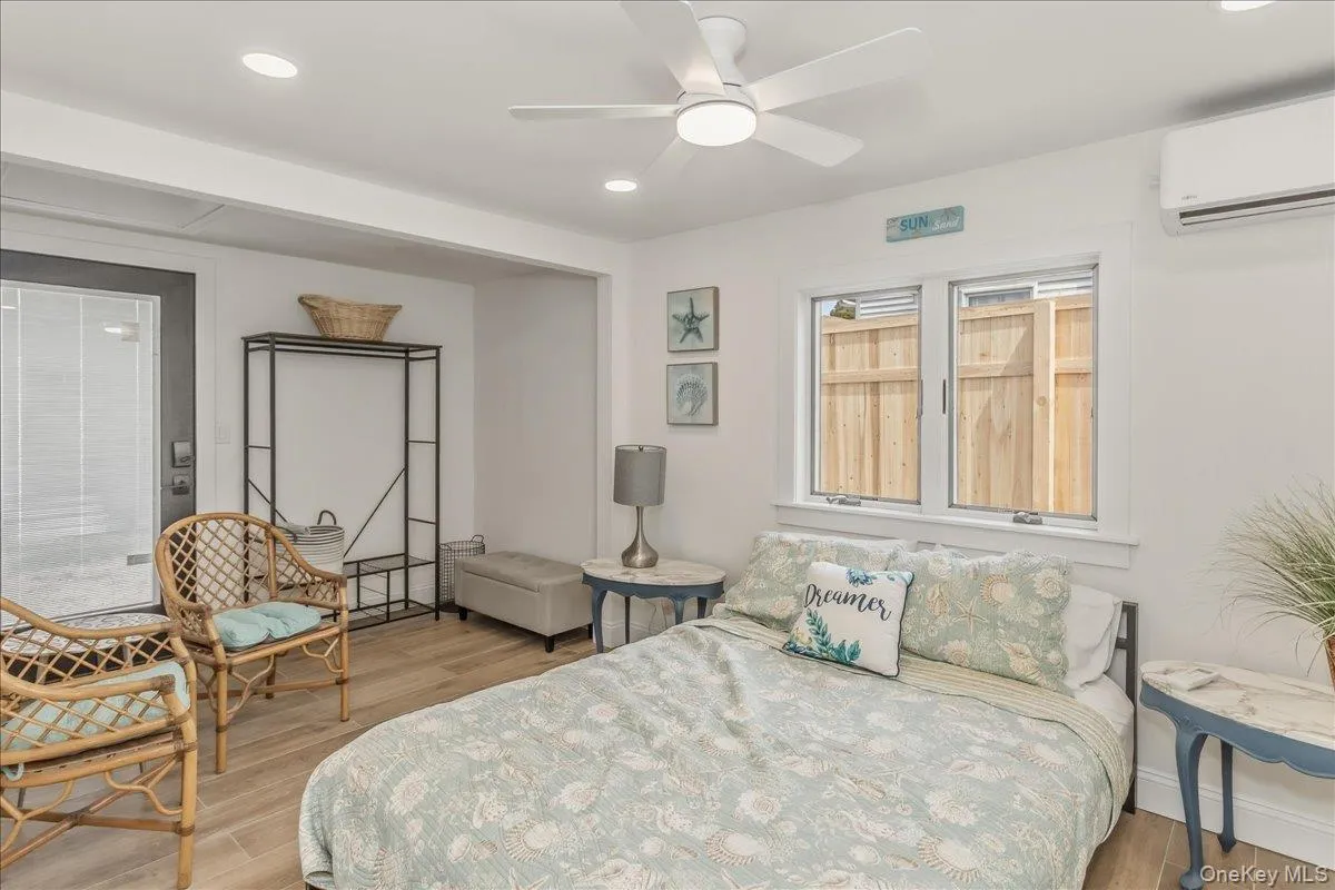 14 Penny Lane, Southampton, NY, 3 Bedrooms Bedrooms, 6 Rooms Rooms,2 BathroomsBathrooms,Residential Lease,For Rent,Penny,0,1003304 14 Penny Lane, Southampton, NY, 3 Bedrooms Bedrooms, 6 Rooms Rooms,2 BathroomsBathrooms,Residential Lease,For Rent,Penny,0,1003304