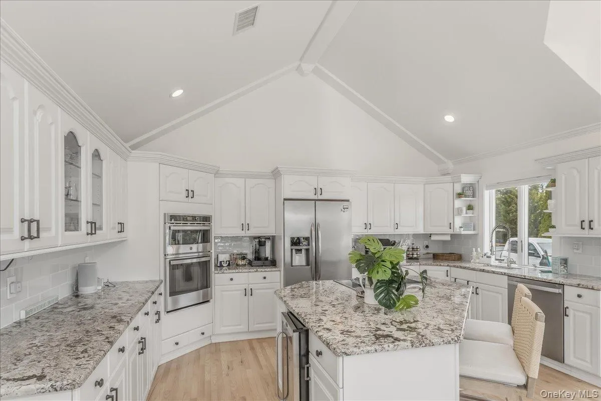 14 Penny Lane, Southampton, NY, 3 Bedrooms Bedrooms, 6 Rooms Rooms,2 BathroomsBathrooms,Residential Lease,For Rent,Penny,0,1003304 14 Penny Lane, Southampton, NY, 3 Bedrooms Bedrooms, 6 Rooms Rooms,2 BathroomsBathrooms,Residential Lease,For Rent,Penny,0,1003304
