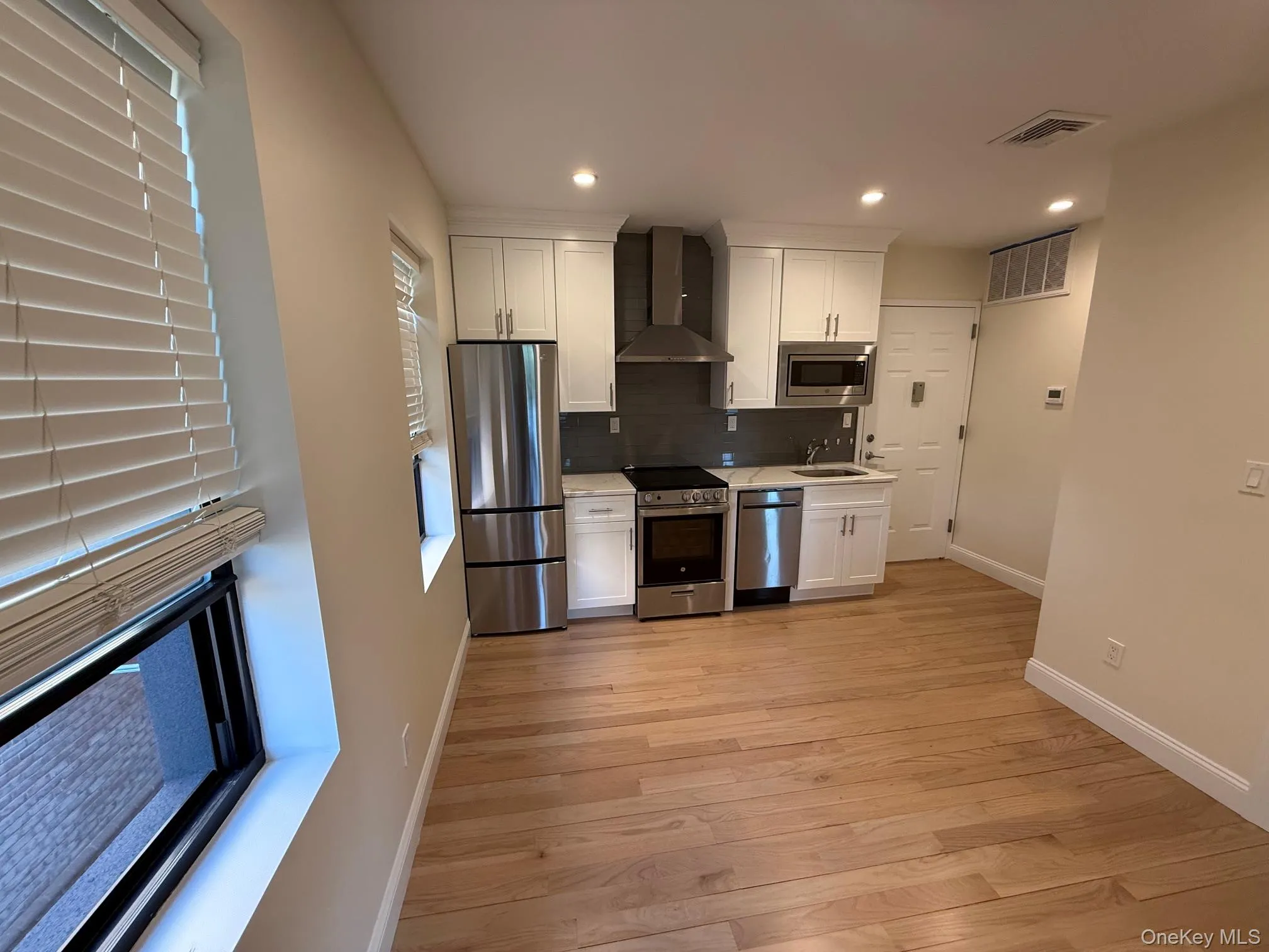 610 Jerico Turnpike, North Hempstead, NY, 2 Bedrooms Bedrooms, 4 Rooms Rooms,1 BathroomBathrooms,Residential Lease,For Rent,Jerico,0,1003306 610 Jerico Turnpike, North Hempstead, NY, 2 Bedrooms Bedrooms, 4 Rooms Rooms,1 BathroomBathrooms,Residential Lease,For Rent,Jerico,0,1003306