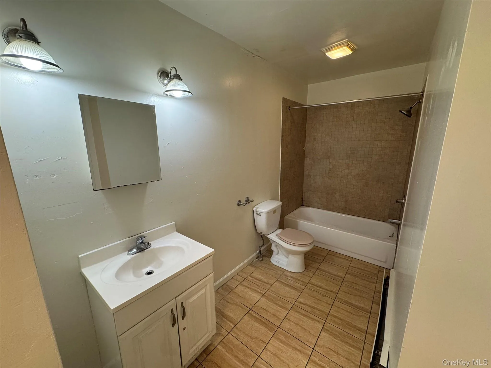 21 Jewett Avenue, Poughkeepsie, NY, 2 Bedrooms Bedrooms, 5 Rooms Rooms,1 BathroomBathrooms,Residential Lease,For Rent,Jewett,0,1003308 21 Jewett Avenue, Poughkeepsie, NY, 2 Bedrooms Bedrooms, 5 Rooms Rooms,1 BathroomBathrooms,Residential Lease,For Rent,Jewett,0,1003308